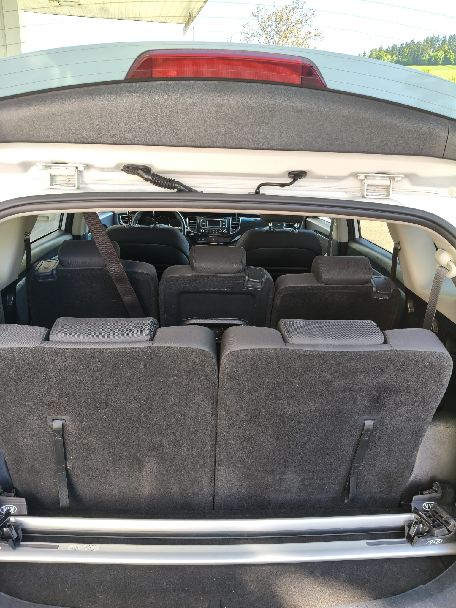KIA Carens 1.7 CRDi Trend DCT-image-12
