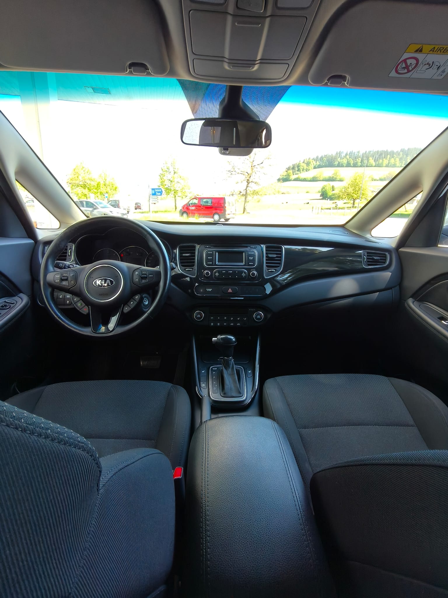 KIA Carens 1.7 CRDi Trend DCT-image-6
