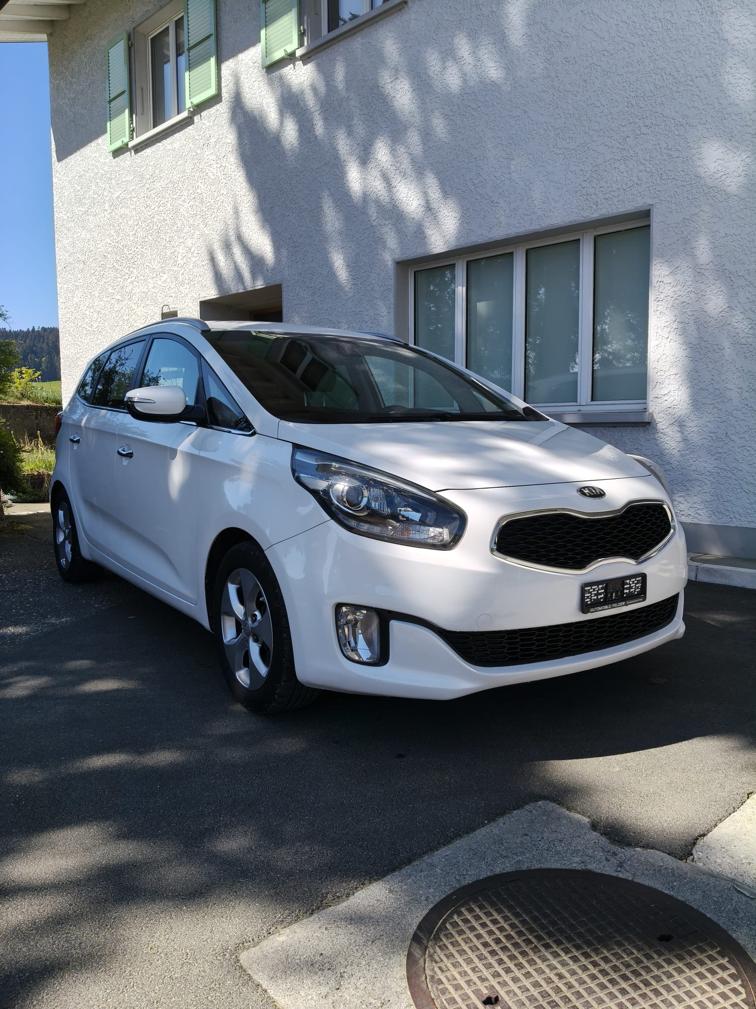 KIA Carens 1.7 CRDi Trend DCT-image-0