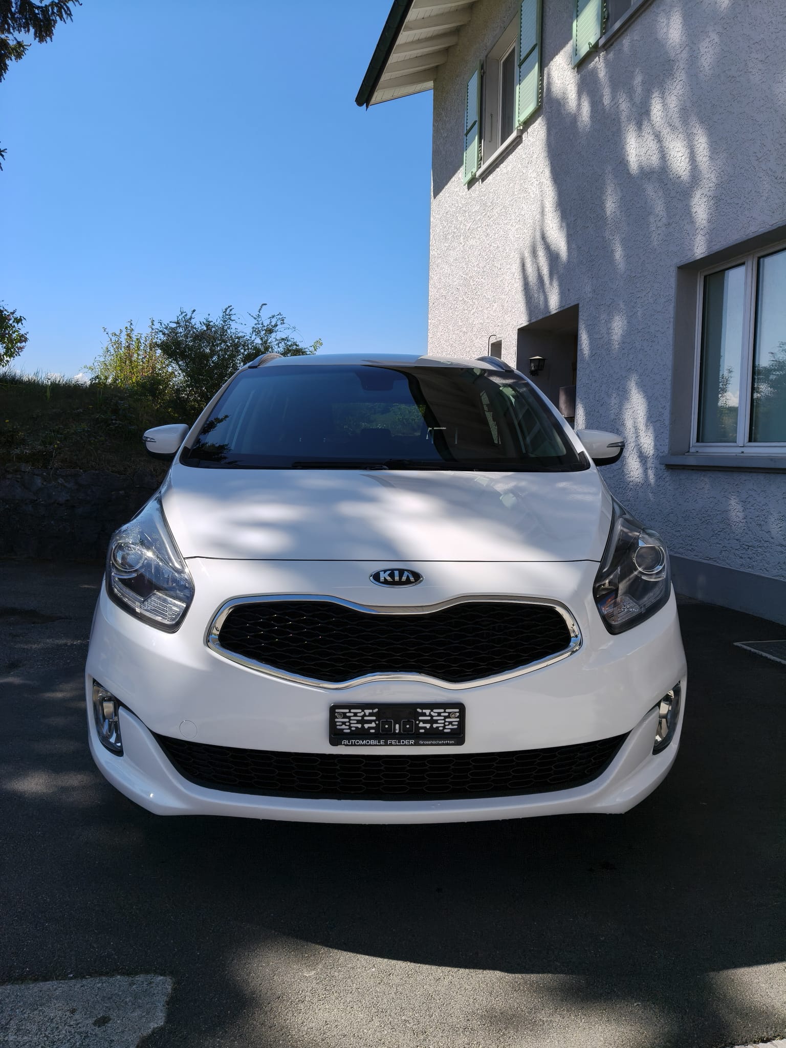 KIA Carens 1.7 CRDi Trend DCT-image-1