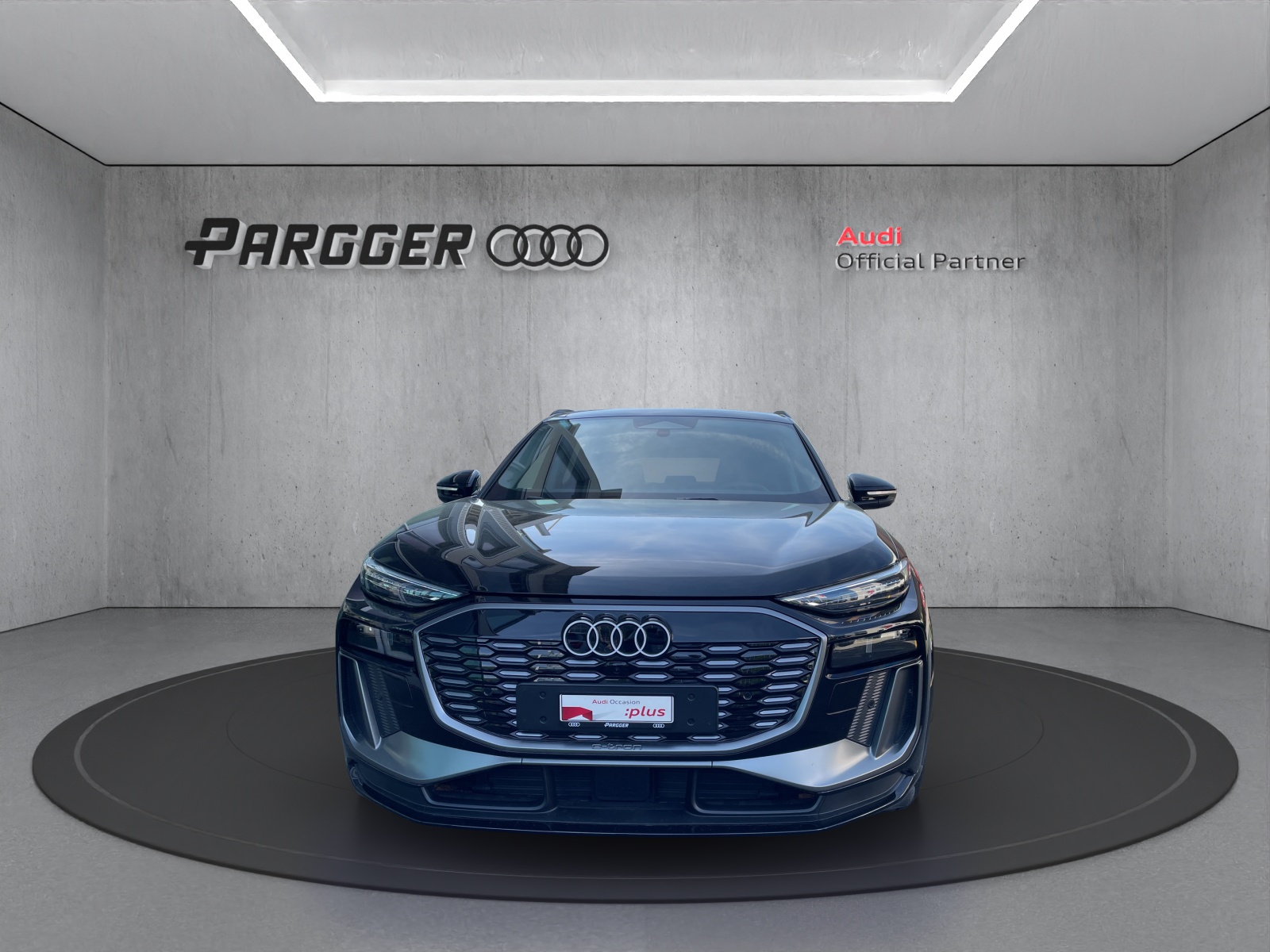 AUDI Q6 e-tron quattro-image-1