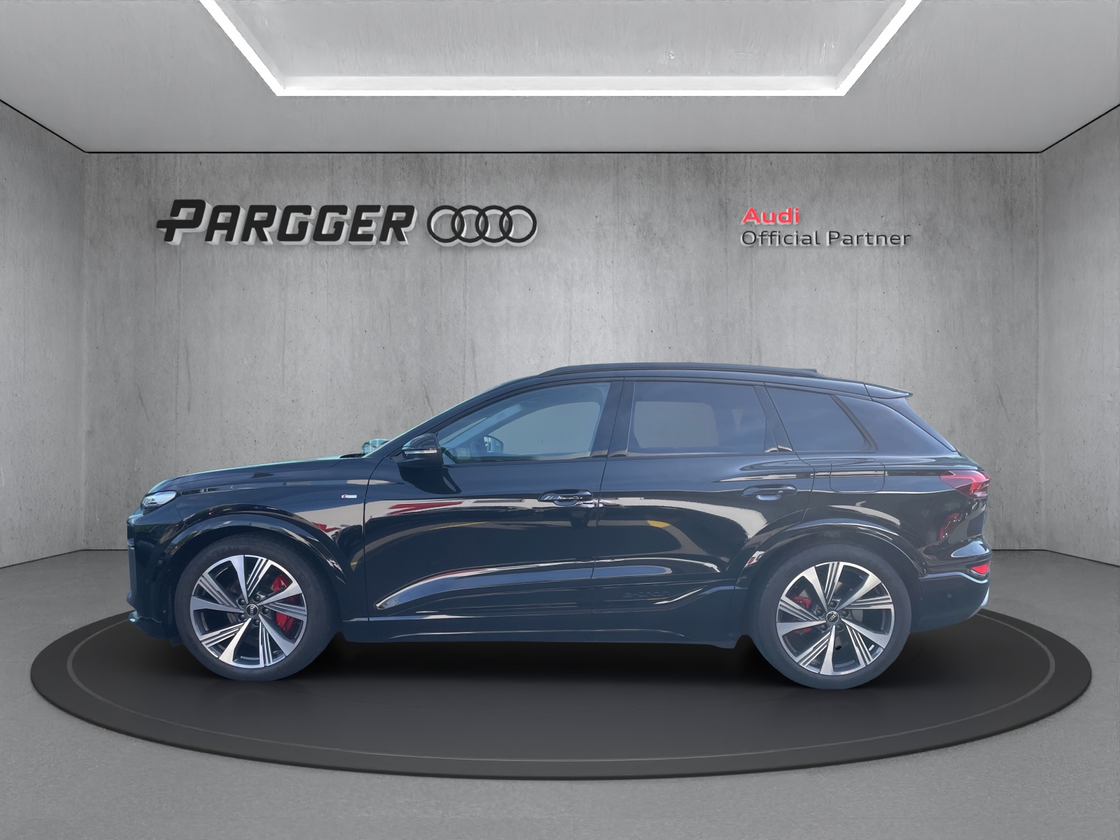 AUDI Q6 e-tron quattro-image-2