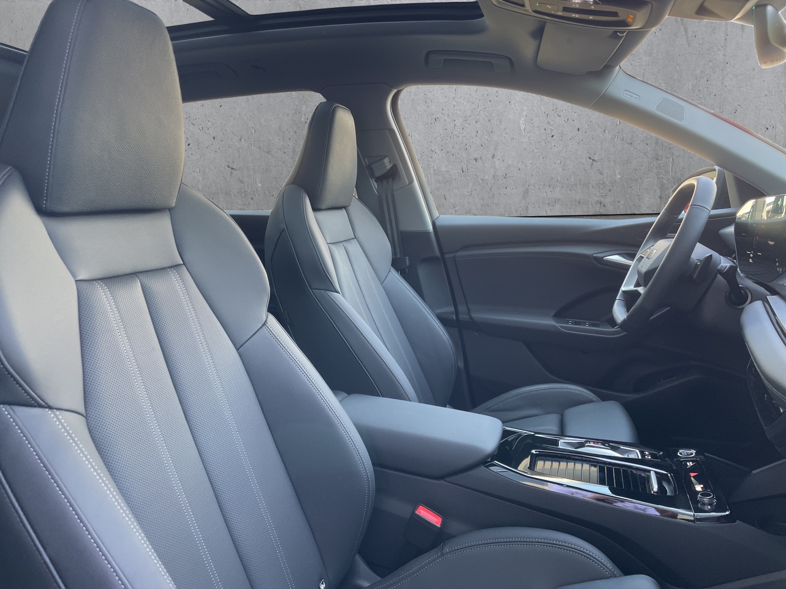 AUDI Q6 e-tron quattro-image-8