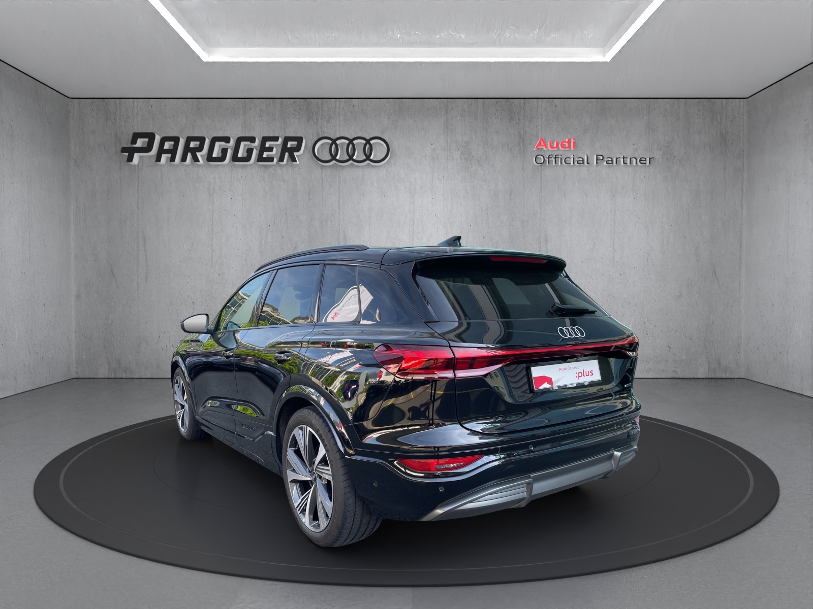 AUDI Q6 e-tron quattro-image-5