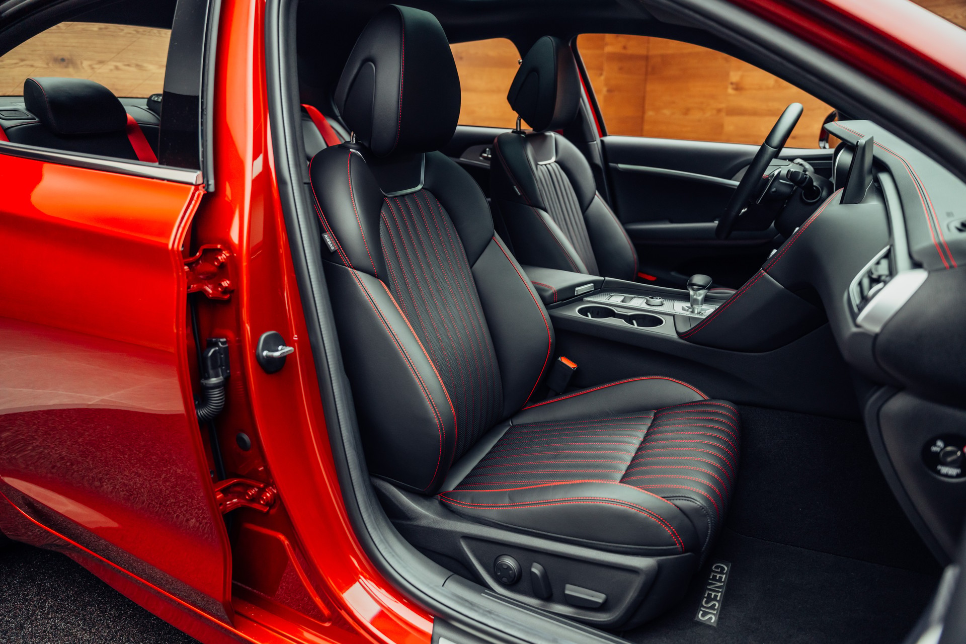 GENESIS G70 2.2 CRDI Sport AT8 AWD-image-8