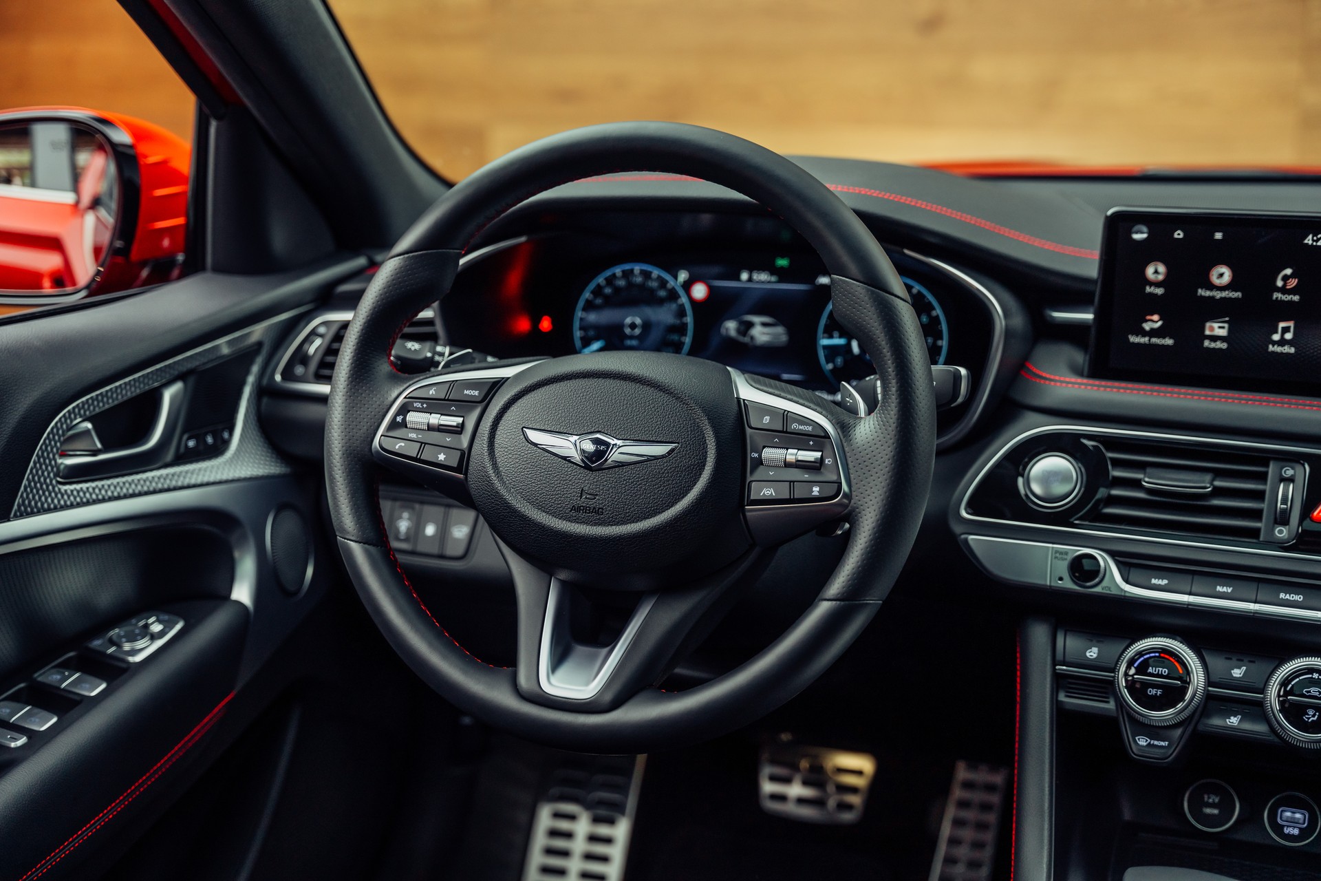 GENESIS G70 2.2 CRDI Sport AT8 AWD-image-16