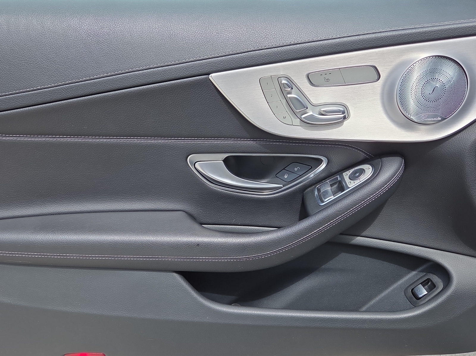 MERCEDES-BENZ C 250 AMG Line-image-8