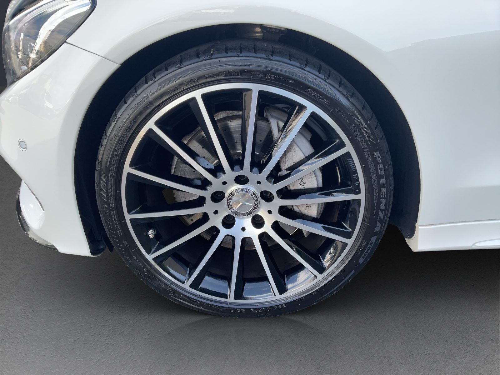 MERCEDES-BENZ C 250 AMG Line-image-5