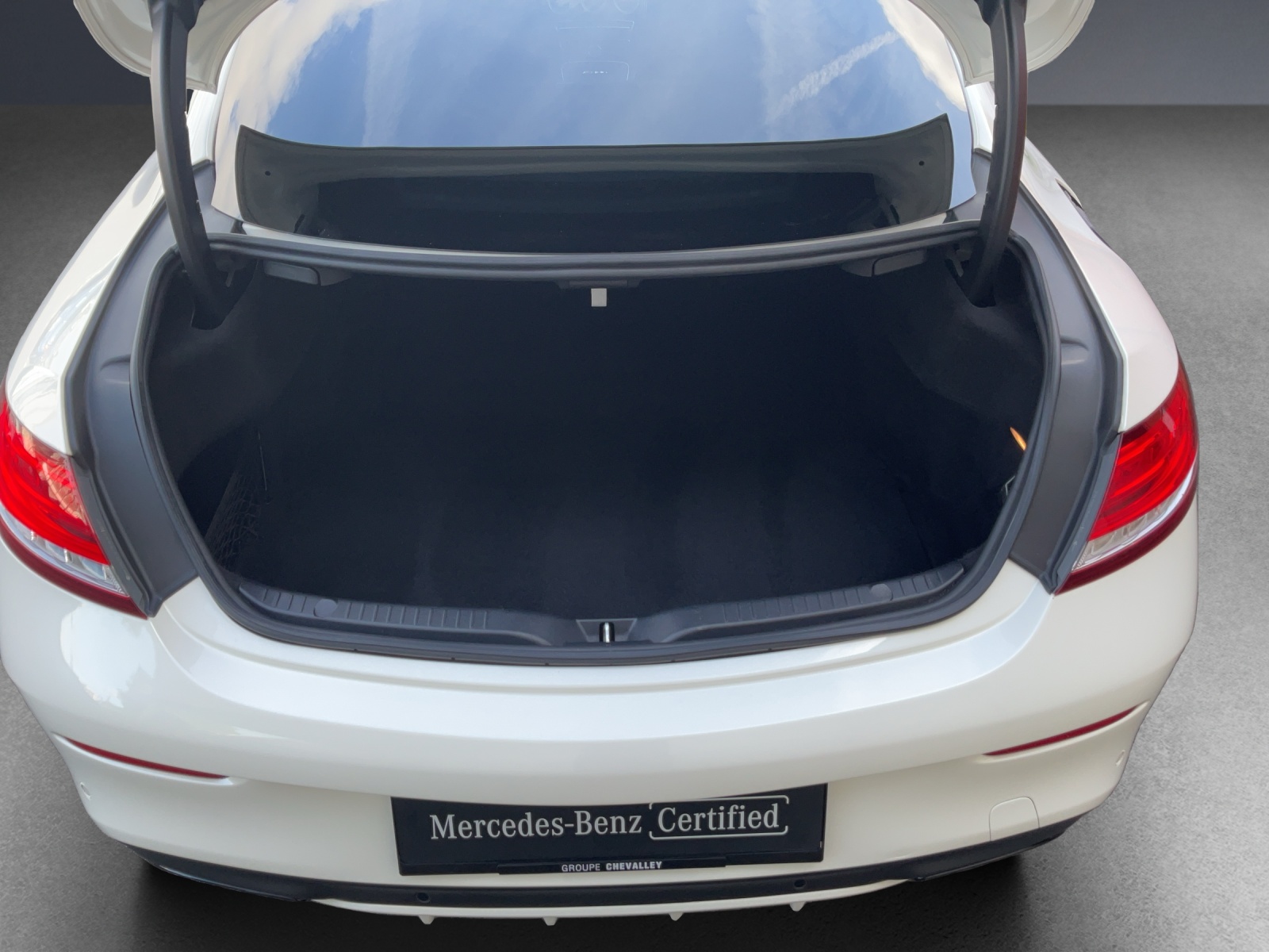 MERCEDES-BENZ C 250 AMG Line-image-17