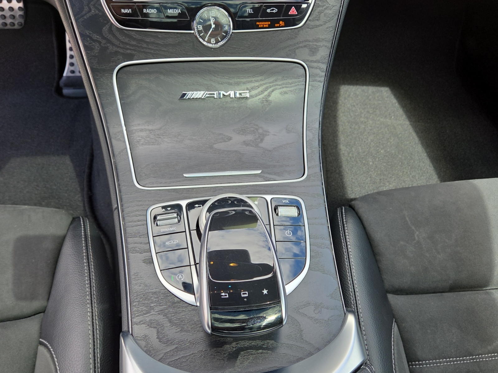 MERCEDES-BENZ C 250 AMG Line-image-15
