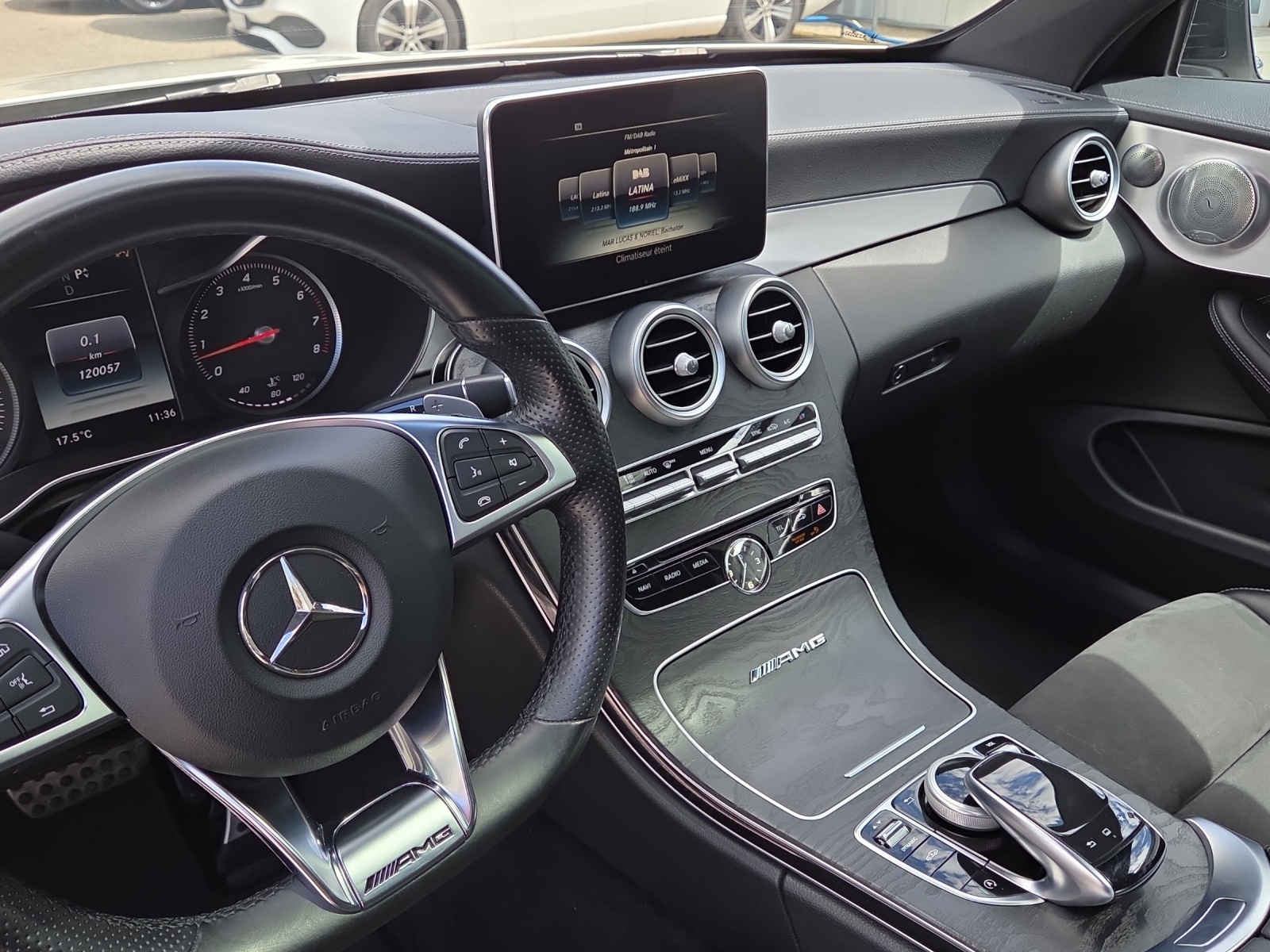 MERCEDES-BENZ C 250 AMG Line-image-13
