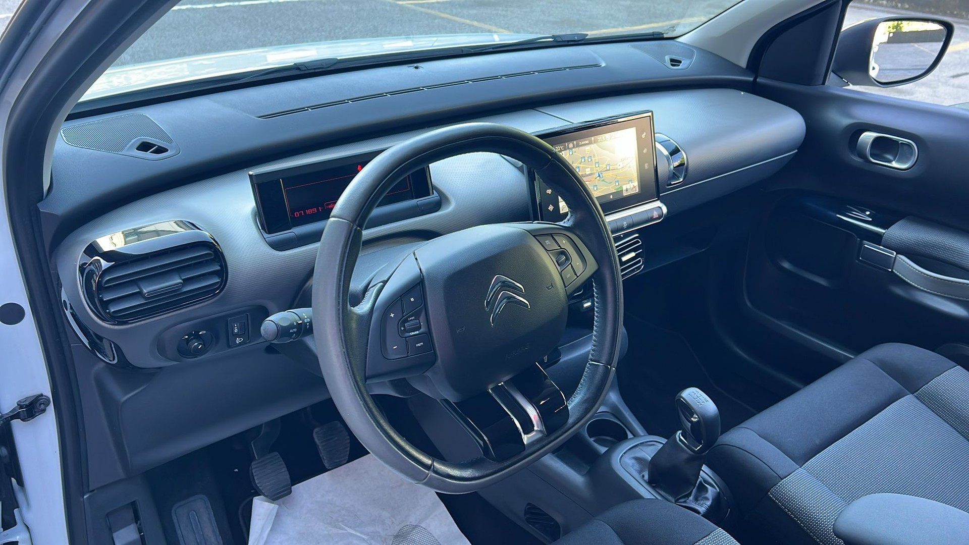 CITROEN C4 Cactus 1.6 BlueHDi Shine-image-9