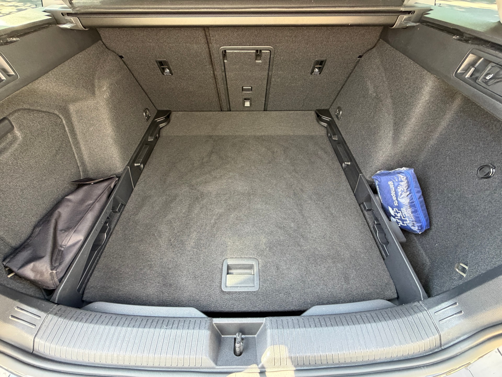 VW Golf 2.0 TDI Life DSG 4Motion-image-23