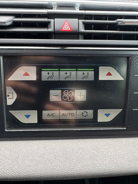 CITROEN C4 Picasso 1.6i 16V e-THP Exclusive Automatic-image-17