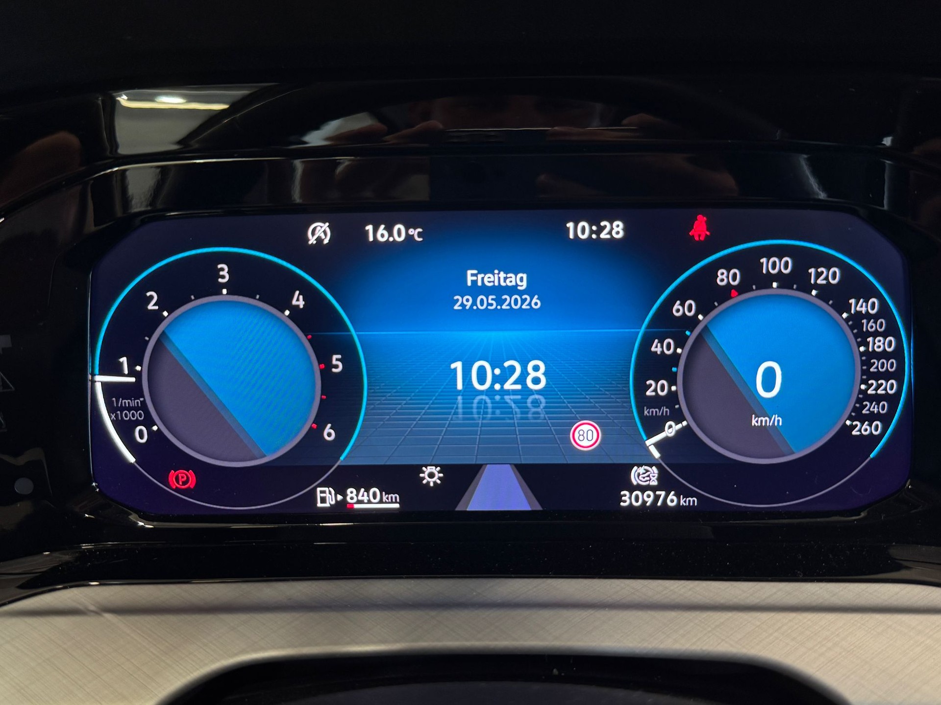 VW Golf 2.0 TDI Life-image-8