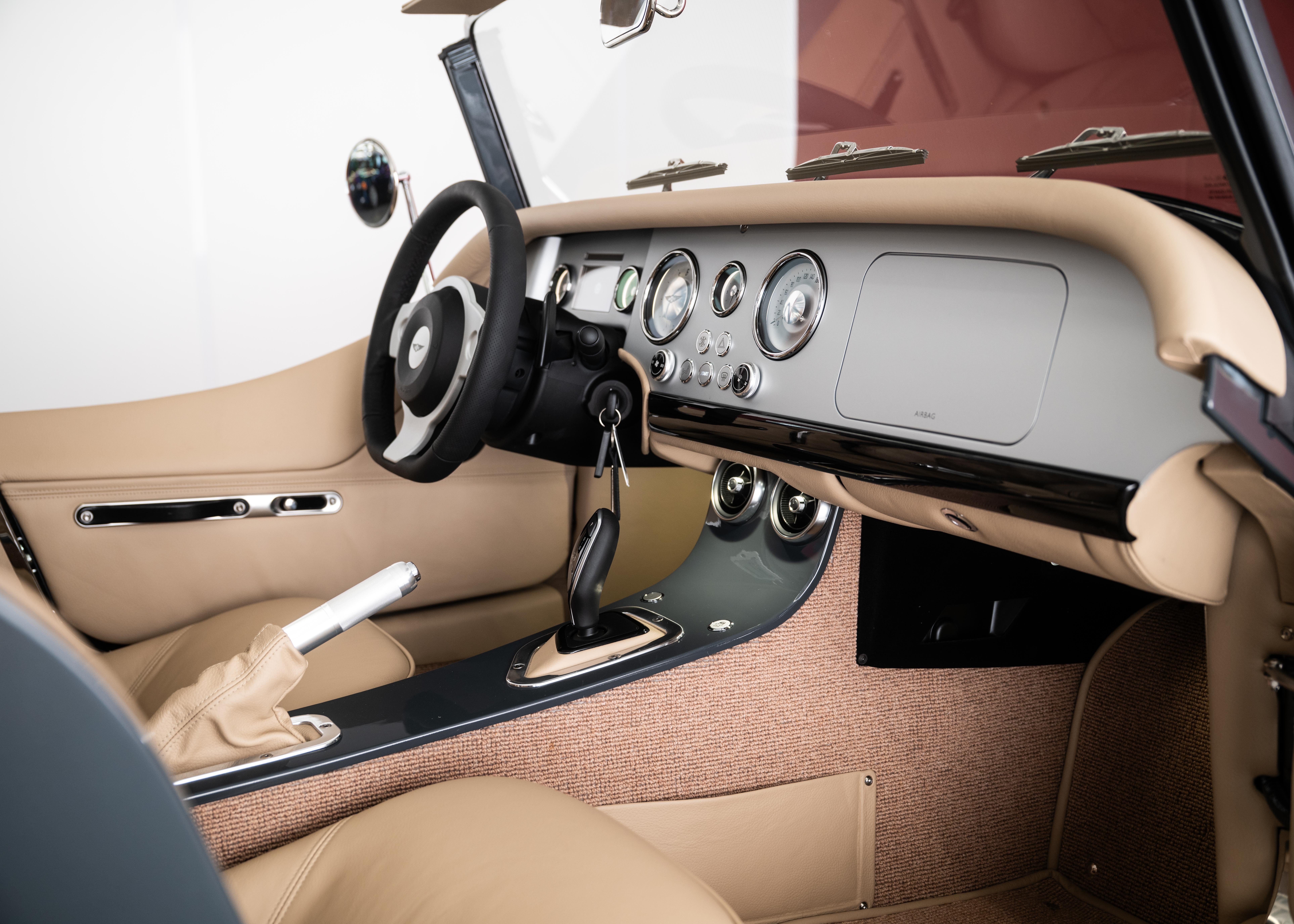 Image MORGAN 4-4 Plus Four 2.0 Automatic (Swiss new car, 30-month factory warranty)
