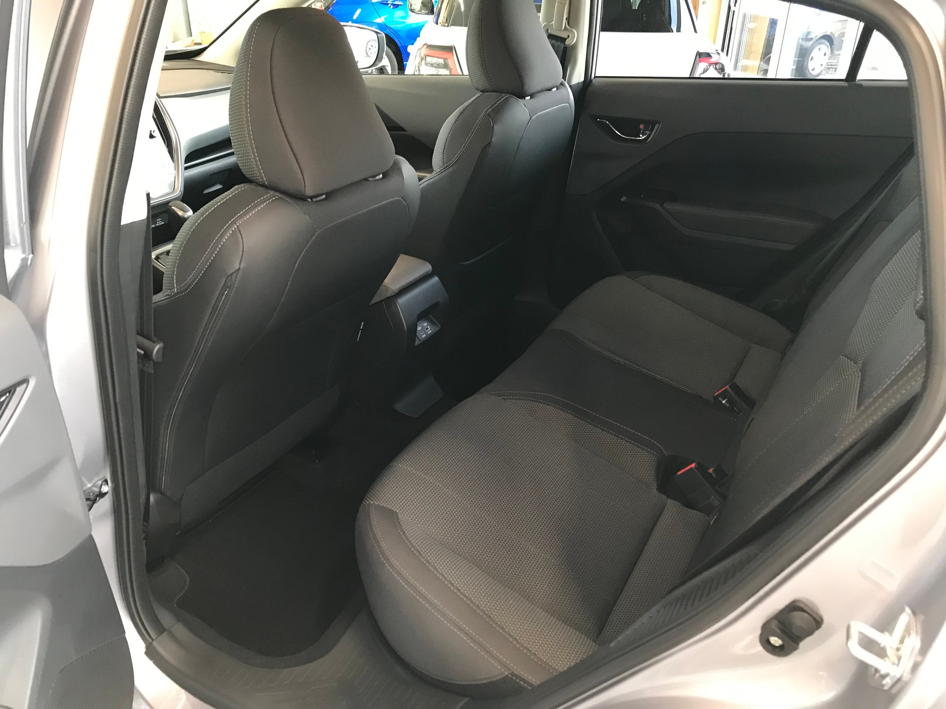 SUBARU Crosstrek 2.0 e-Boxer Swiss Plus AWD Lineartronic-image-3