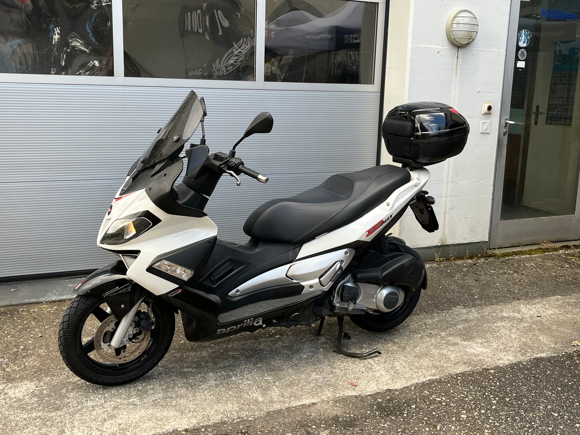 APRILIA SR Max 300 i.e-image-5