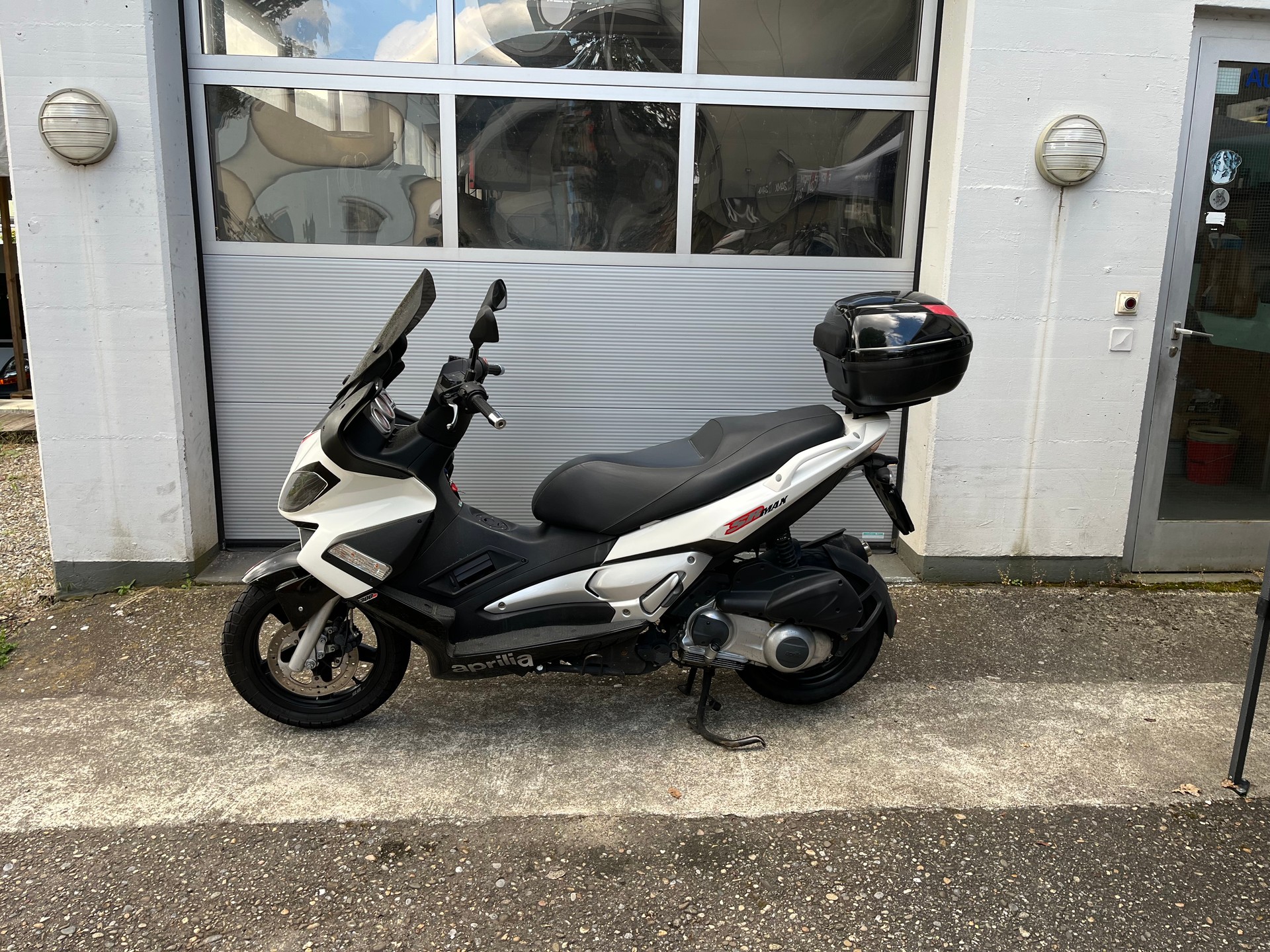 APRILIA SR Max 300 i.e-showroom-element-3