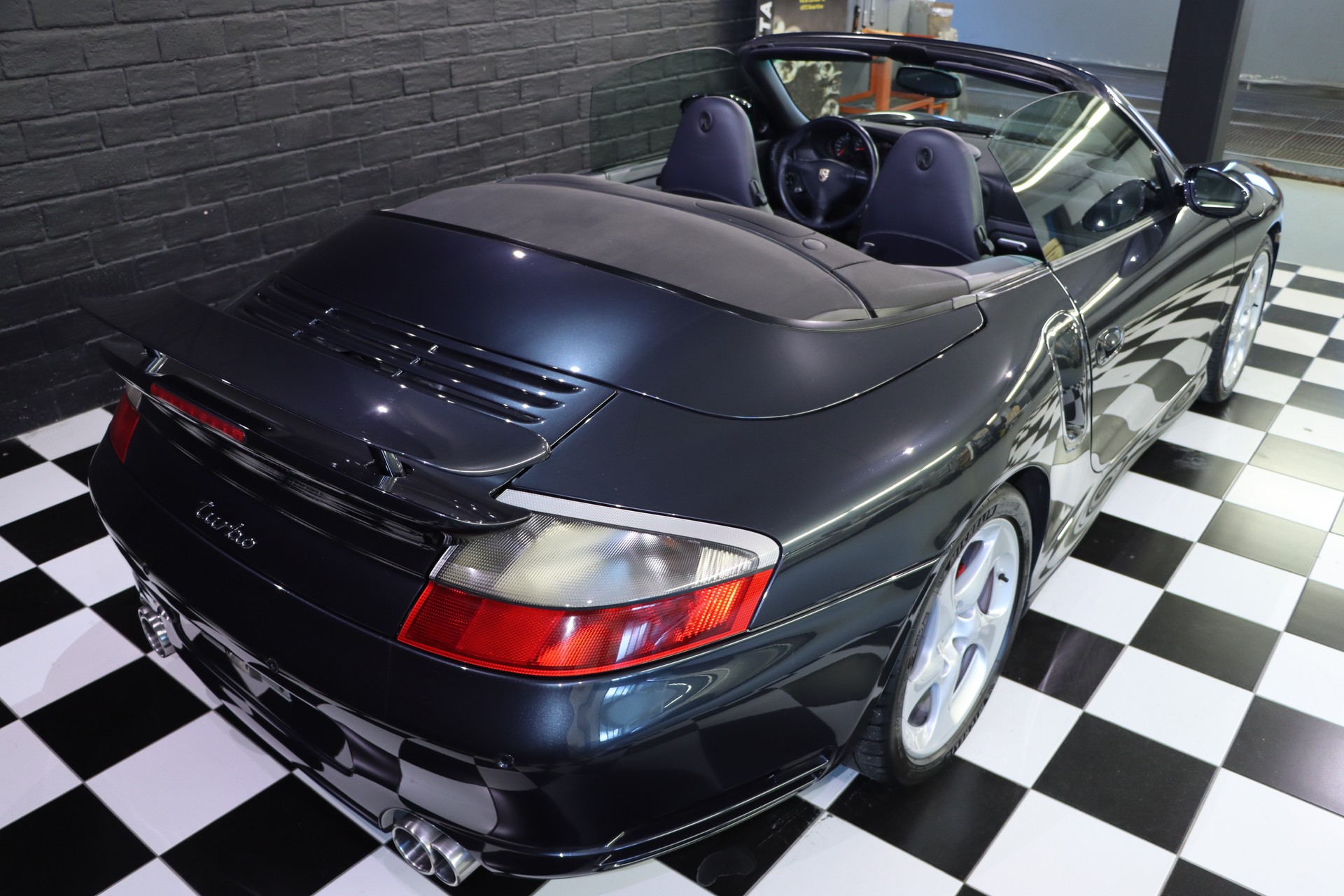 PORSCHE Turbo Cabrio Manual WLS (X50)-image-3