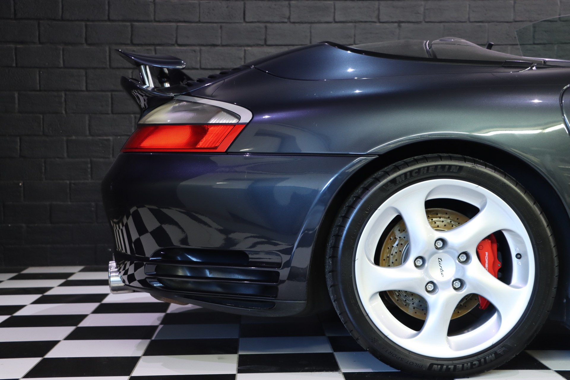 PORSCHE Turbo Cabrio Manual WLS (X50)-image-5