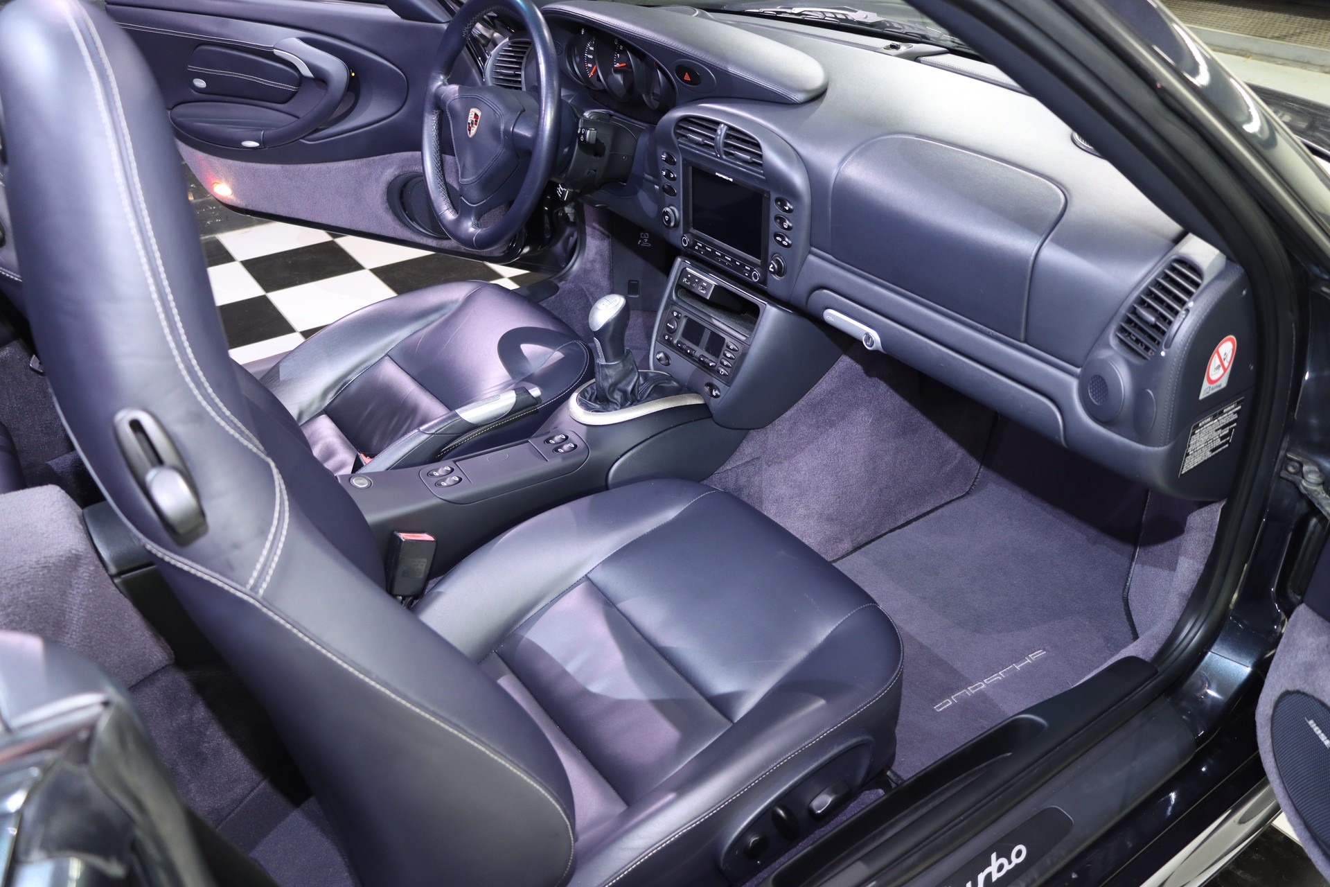PORSCHE Turbo Cabrio Manual WLS (X50)-image-11