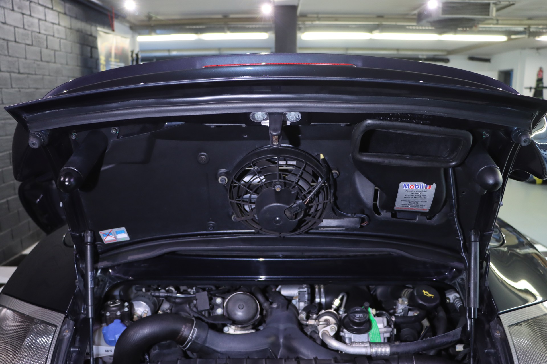PORSCHE Turbo Cabrio Manual WLS (X50)-image-9