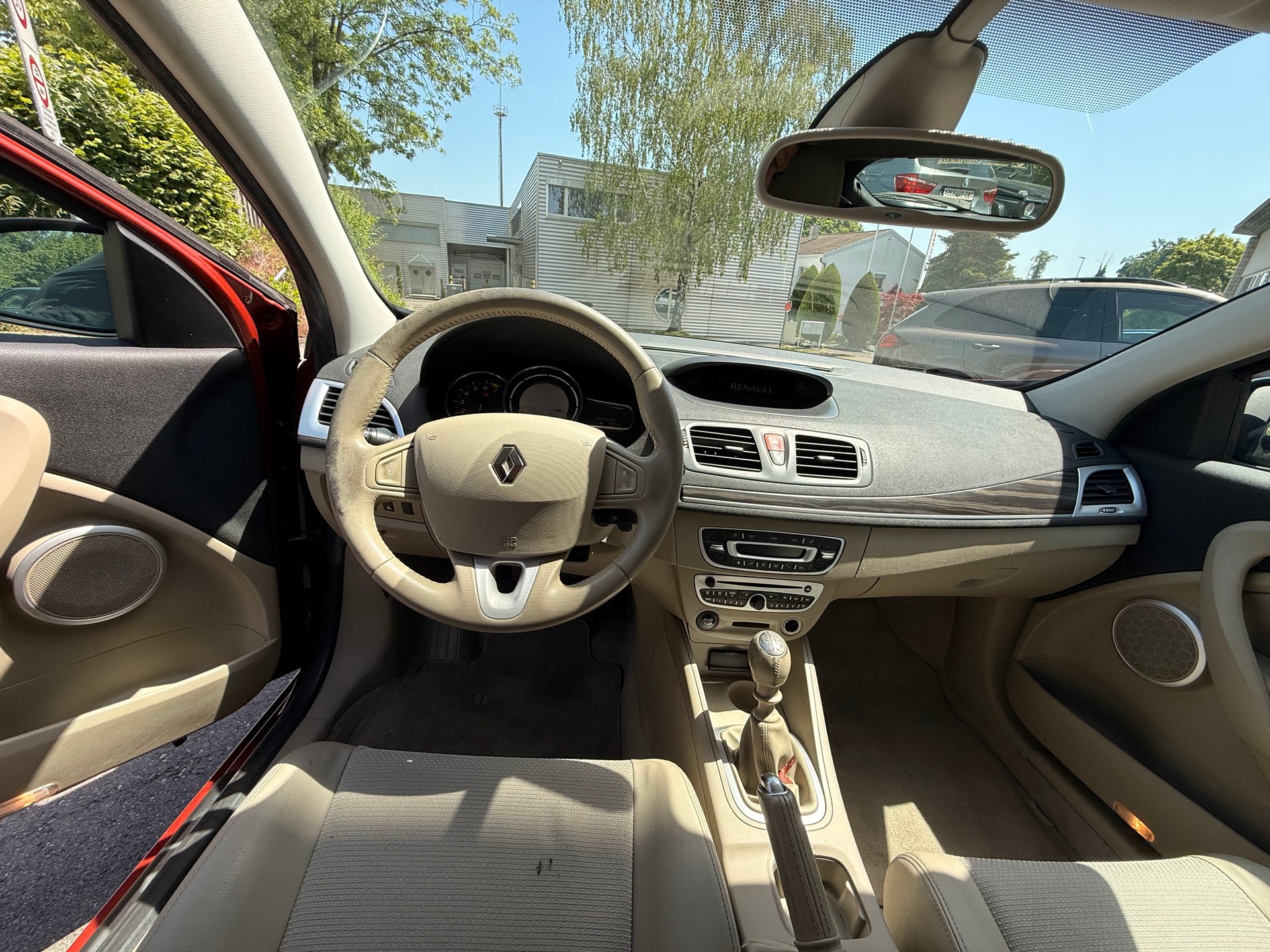 RENAULT Mégane 1.4 16V Turbo Privilège-image-8