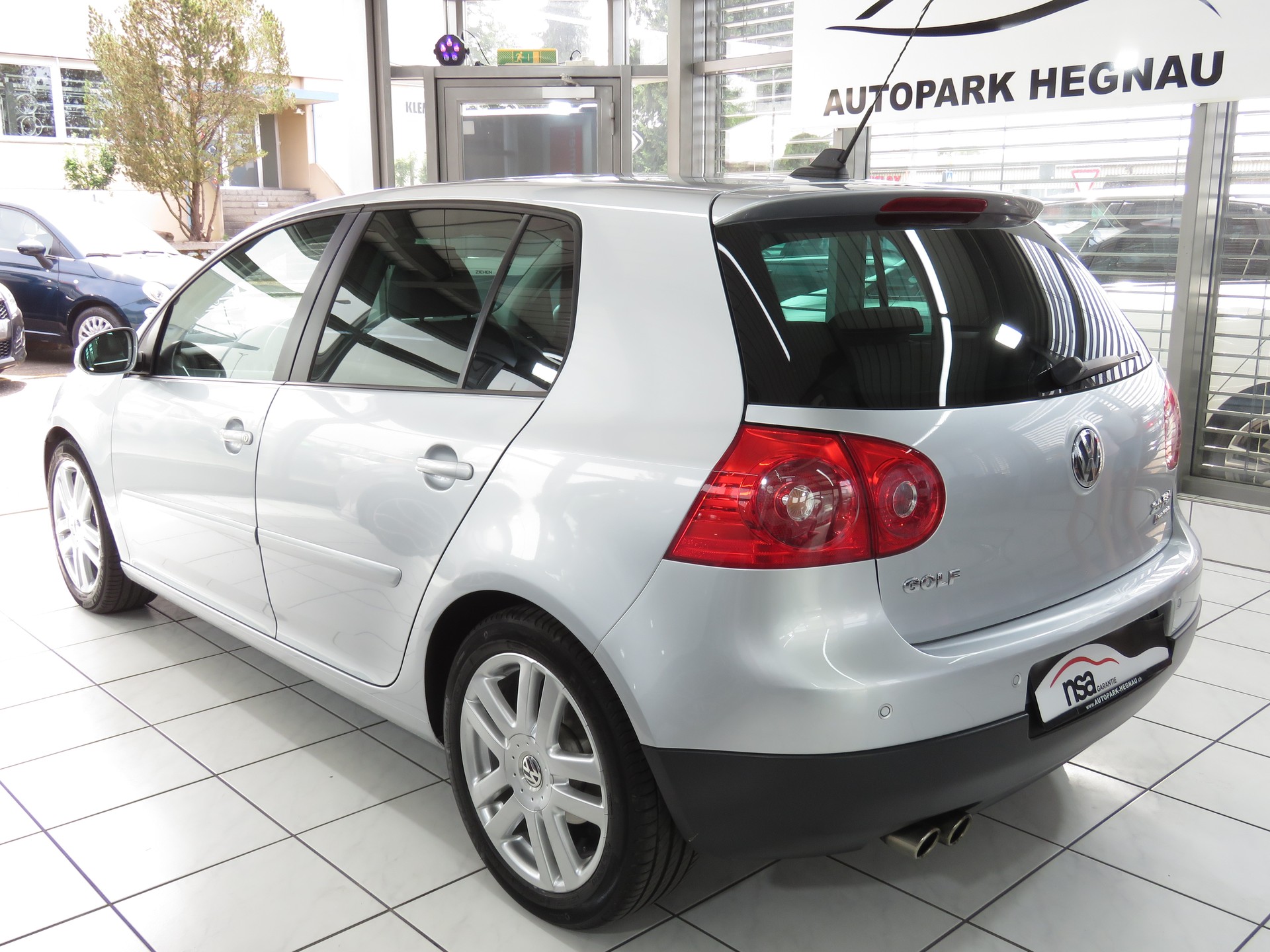 VW Golf 2.0 FSI GT Sport 4-Motion-image-5
