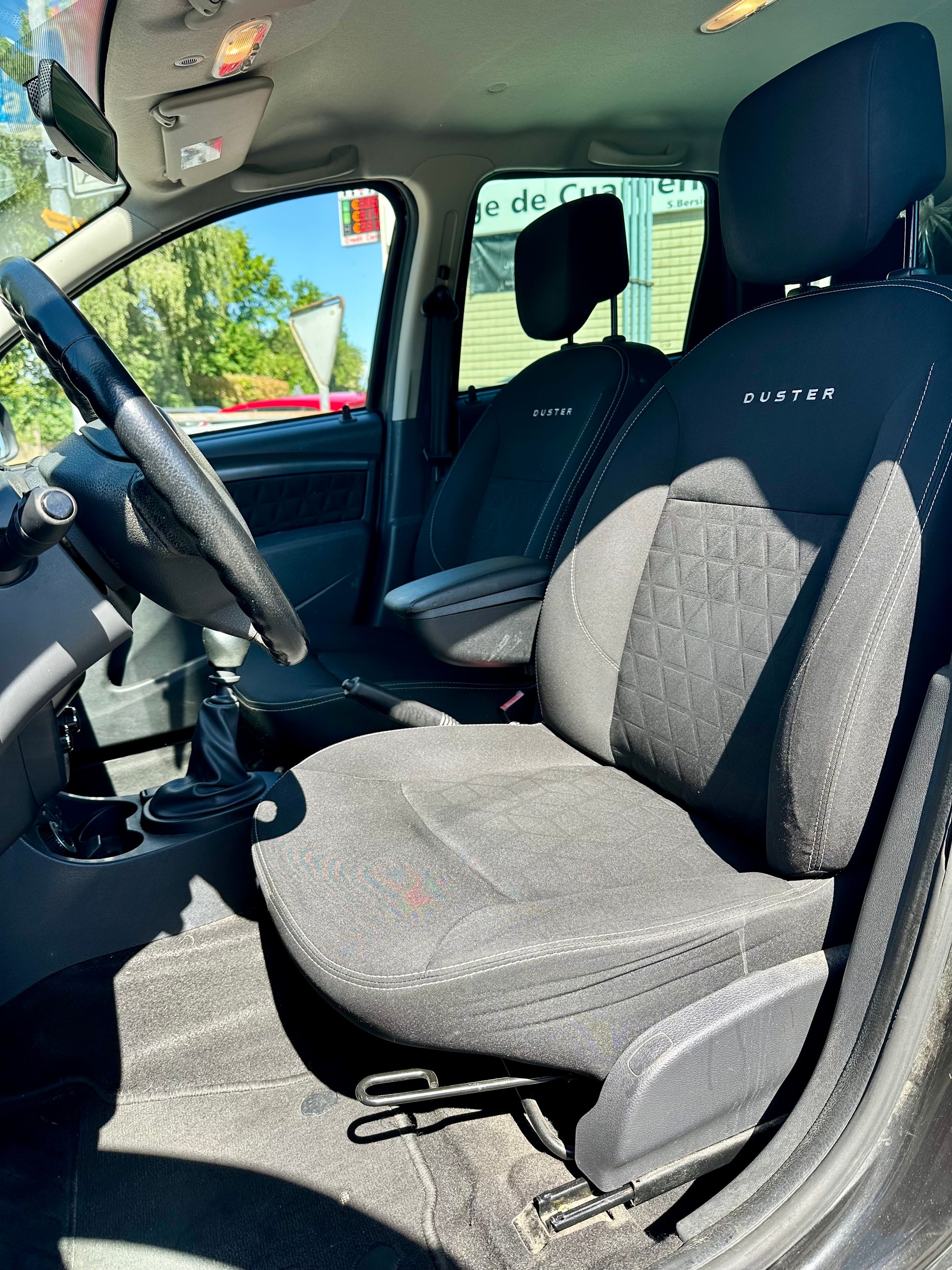 DACIA Duster 1.5 dCi Lauréate 4x4-image-12