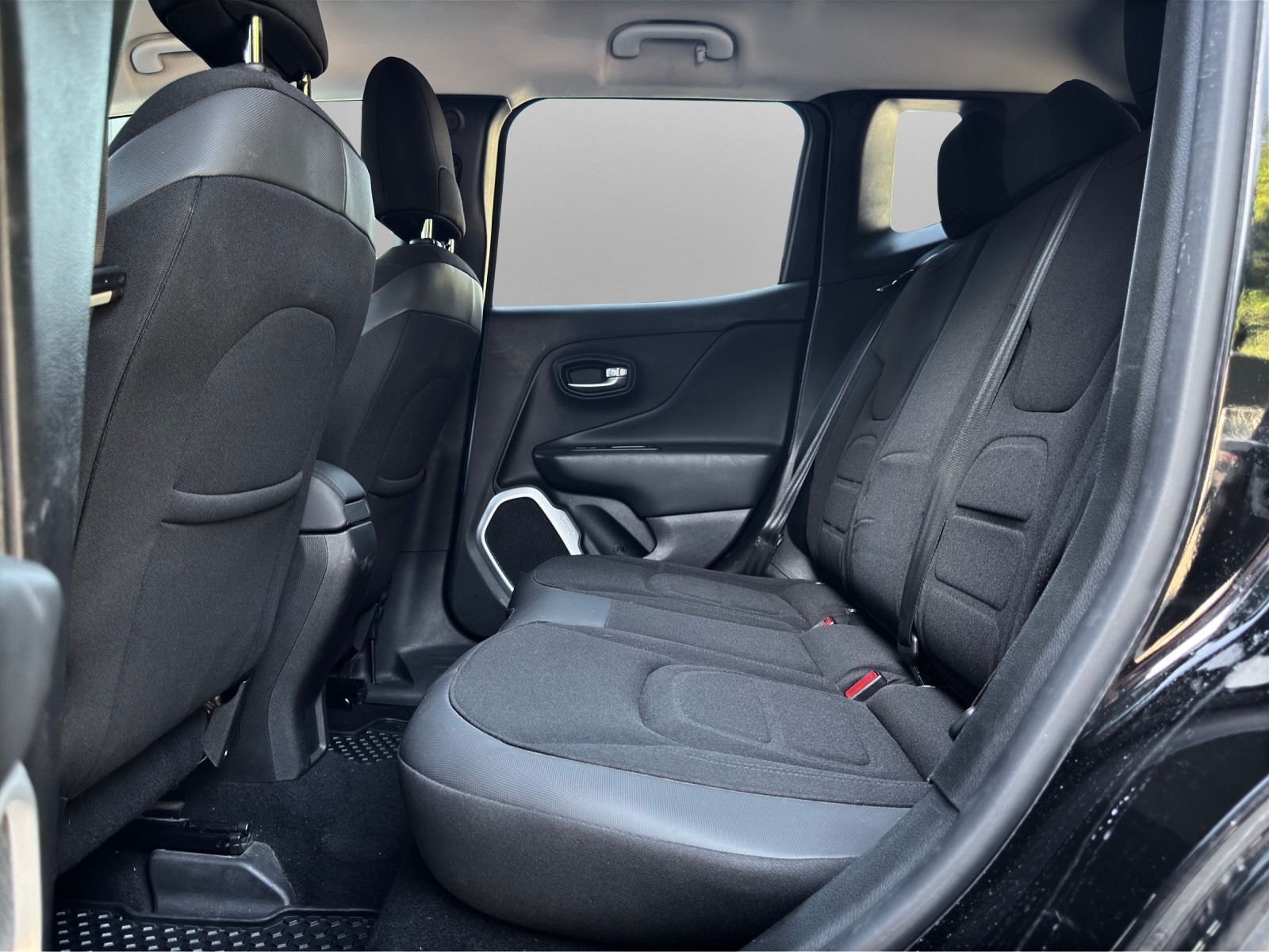 JEEP Renegade 2.0 CRD Freedom Edition AWD 9ATX-image-10