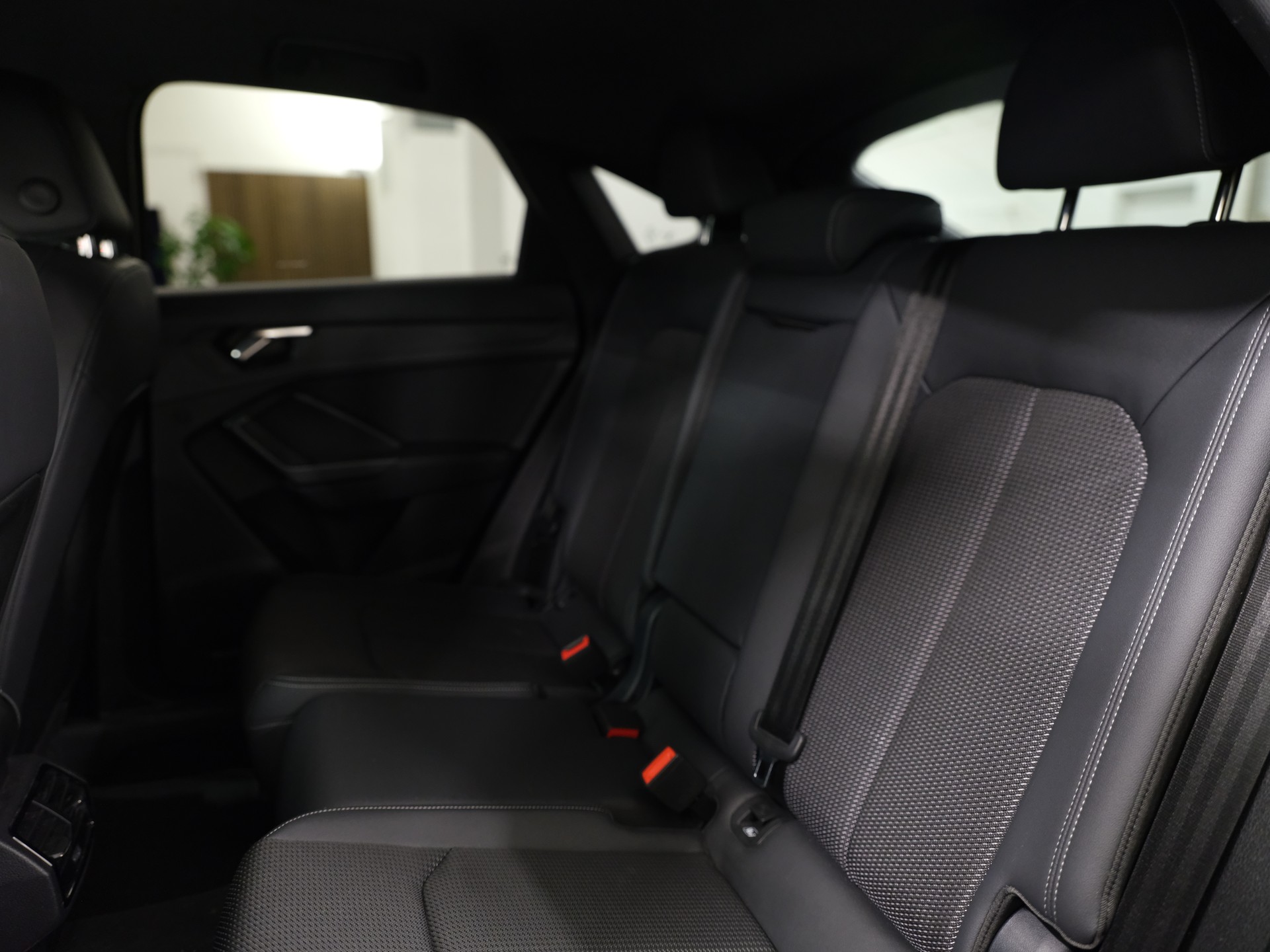 AUDI Q3 Sportback 40 TFSI S line quattro S-tronic *Carplay* *Rückfahrkamera* *Werksgarantie*-image-27
