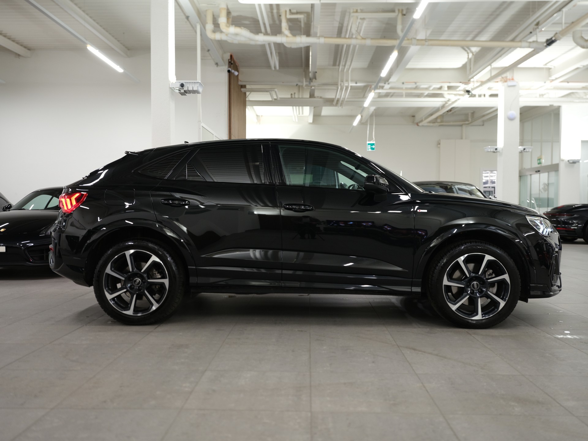 AUDI Q3 Sportback 40 TFSI S line quattro S-tronic *Carplay* *Rückfahrkamera* *Werksgarantie*-image-7