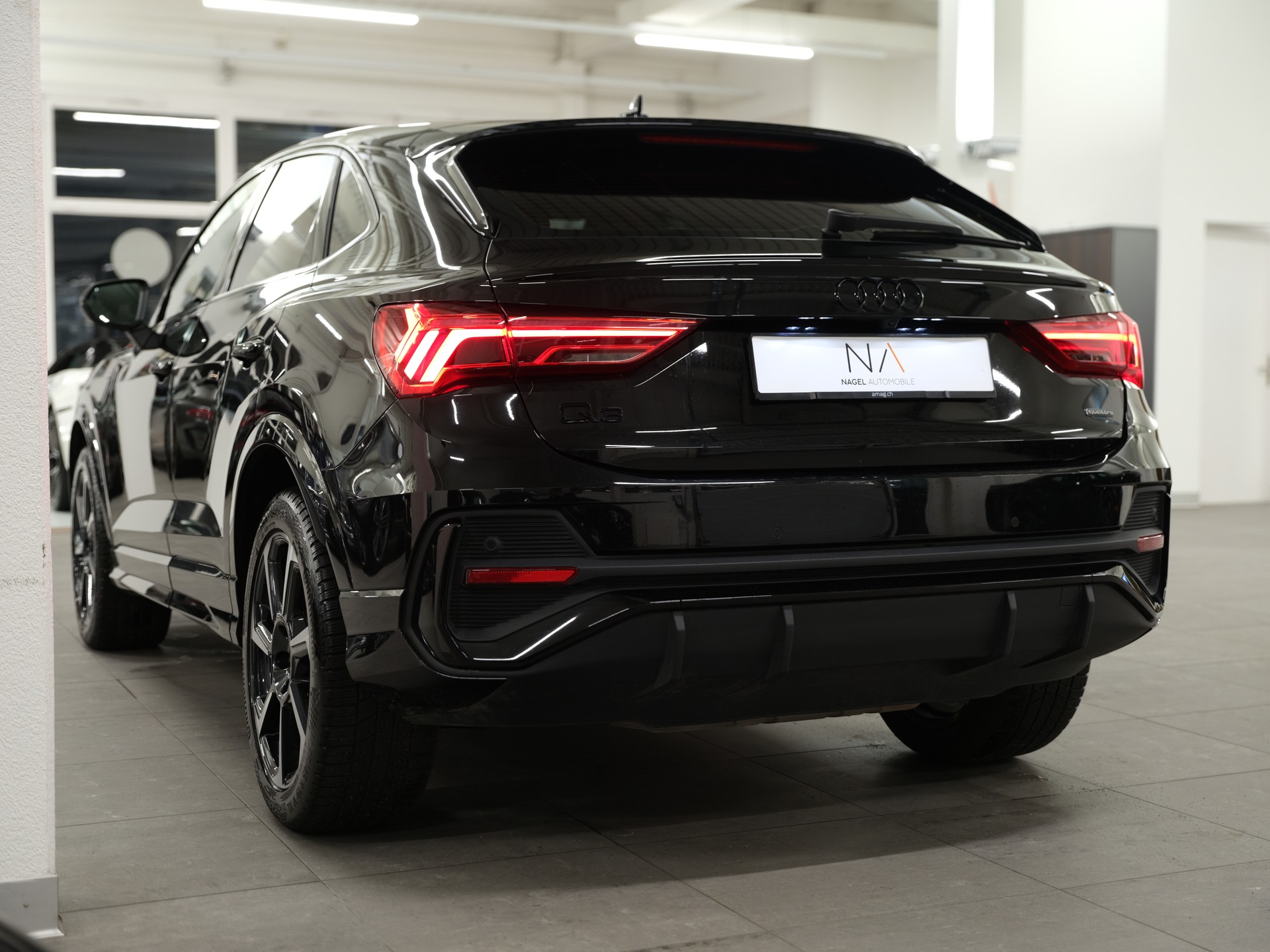 AUDI Q3 Sportback 40 TFSI S line quattro S-tronic *Carplay* *Rückfahrkamera* *Werksgarantie*-image-4