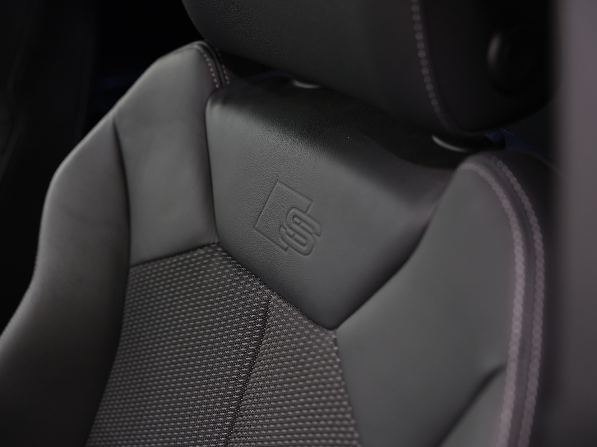 AUDI Q3 Sportback 40 TFSI S line quattro S-tronic *Carplay* *Rückfahrkamera* *Werksgarantie*-image-16