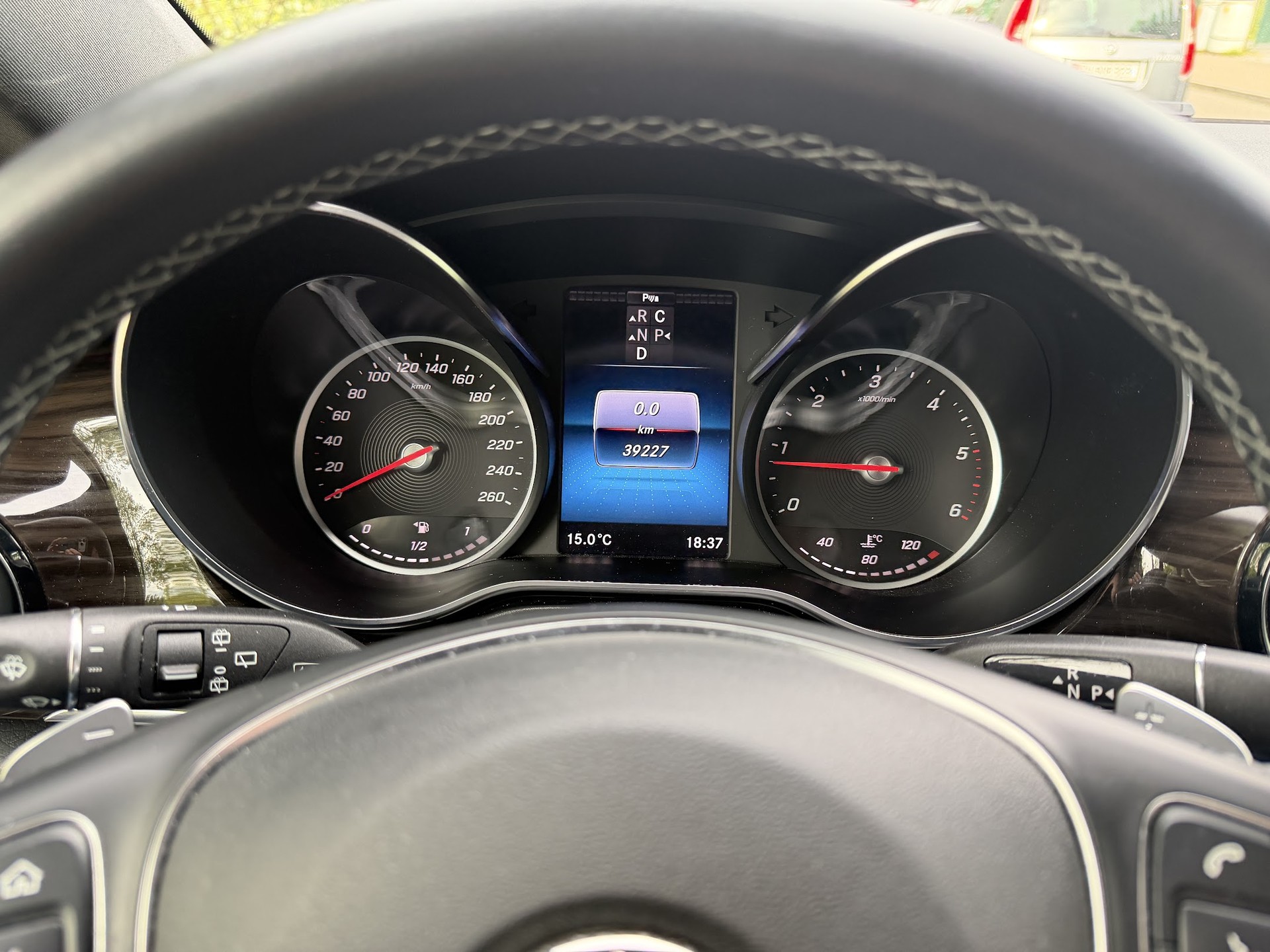 MERCEDES-BENZ V 300 d Swiss Edition LANG-image-1