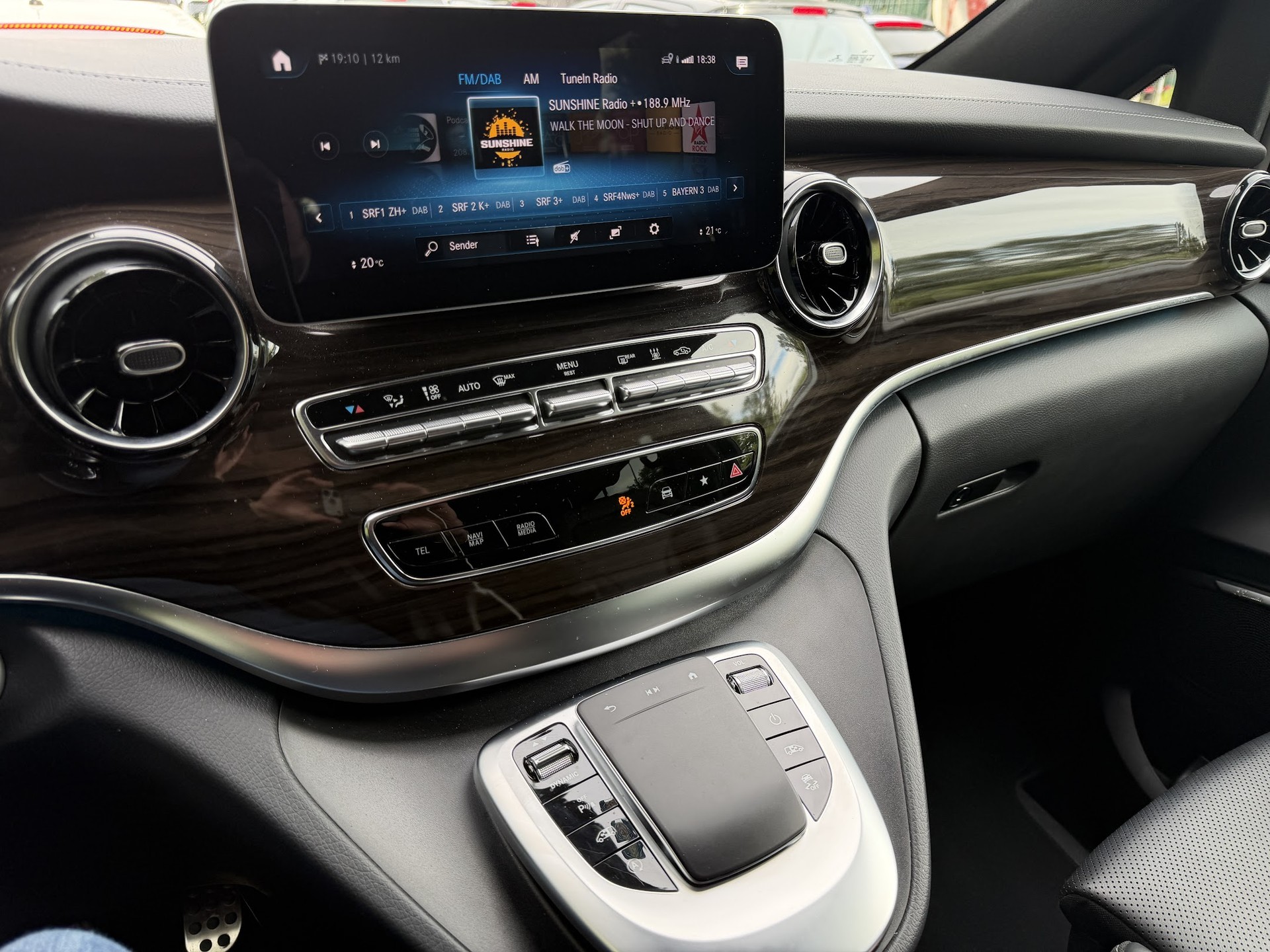 MERCEDES-BENZ V 300 d Swiss Edition LANG-image-3