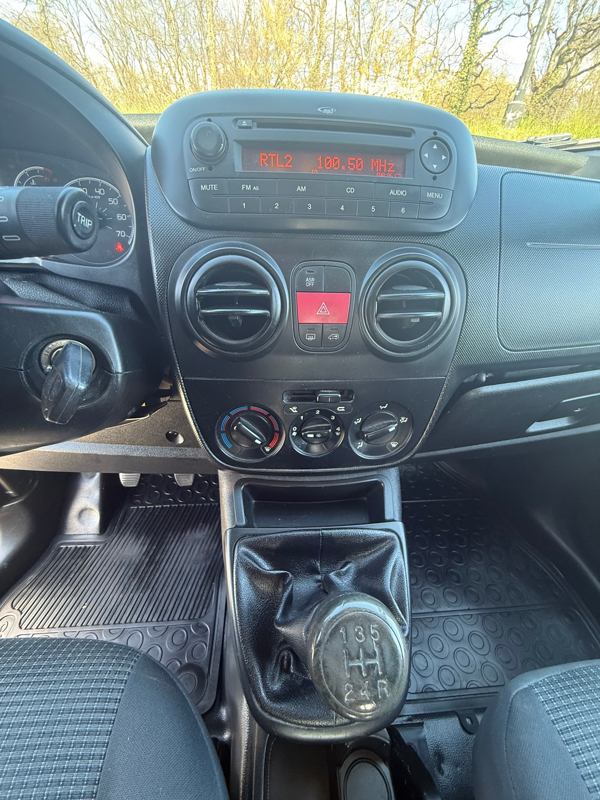 CITROEN Nemo 1.3 HDi-image-9