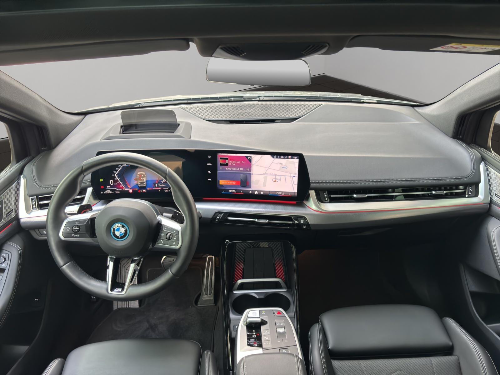 BMW 225e xDrive paddles Active Tourer-image-6