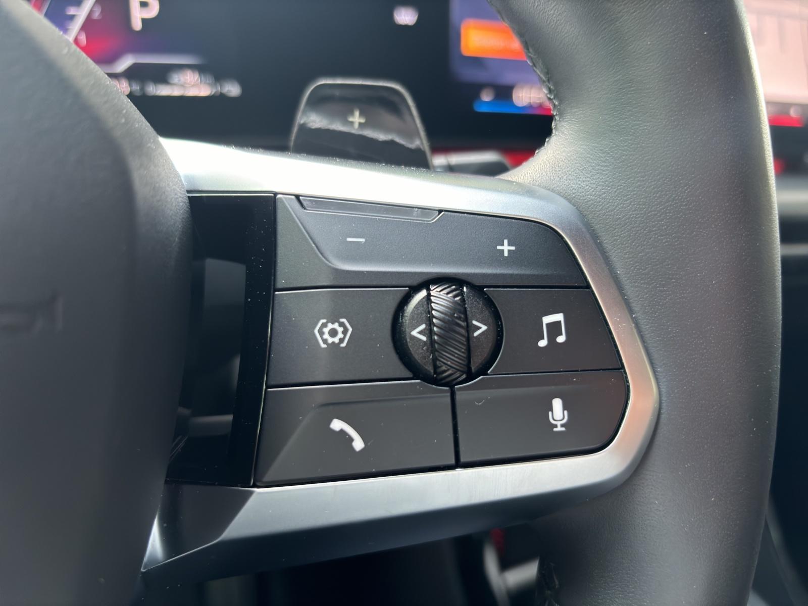 BMW 225e xDrive paddles Active Tourer-image-14