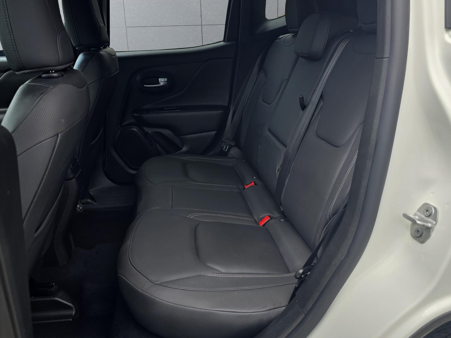 JEEP Renegade 1.3 Turbo S AWD-image-17