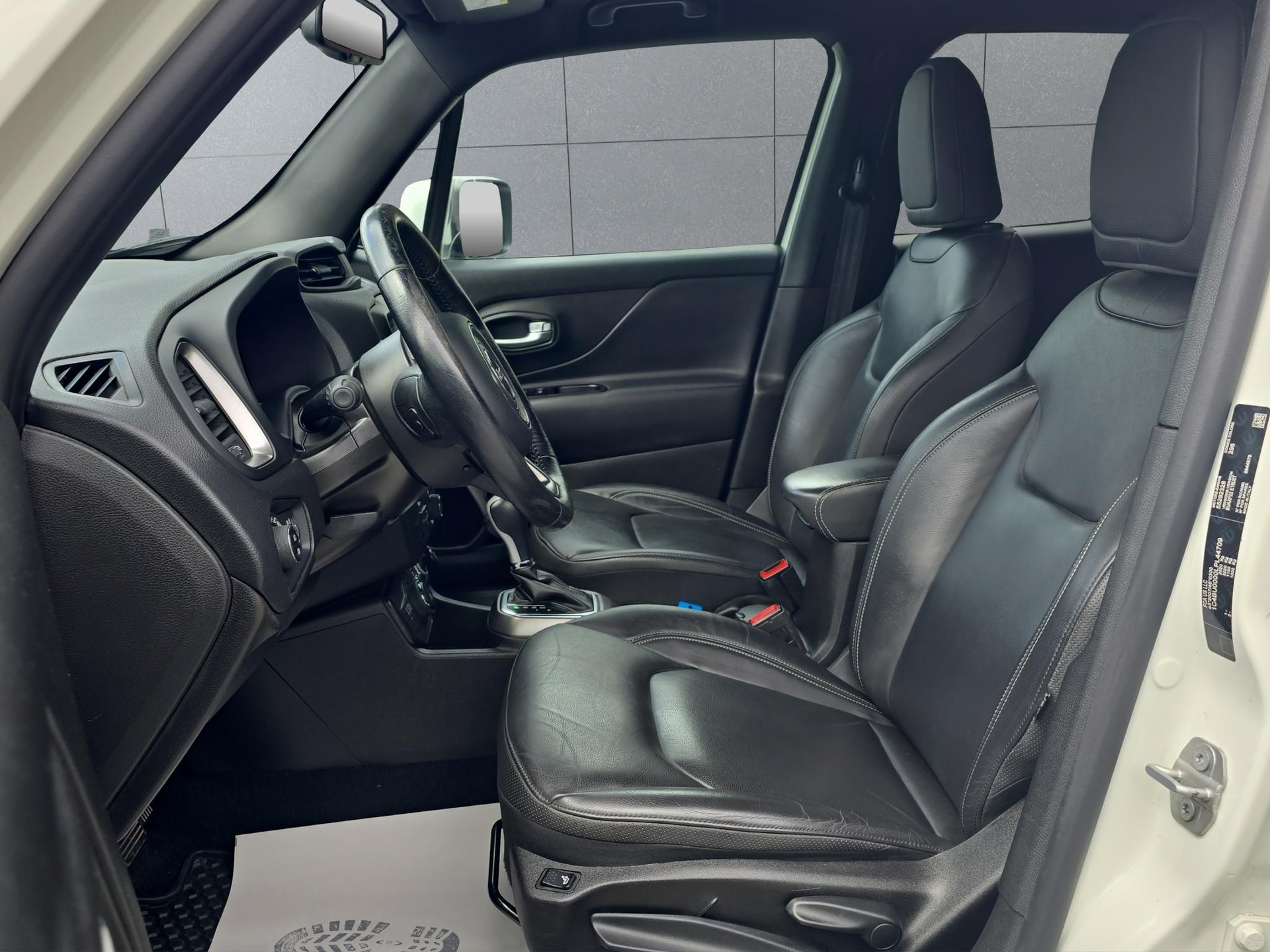 JEEP Renegade 1.3 Turbo S AWD-image-14