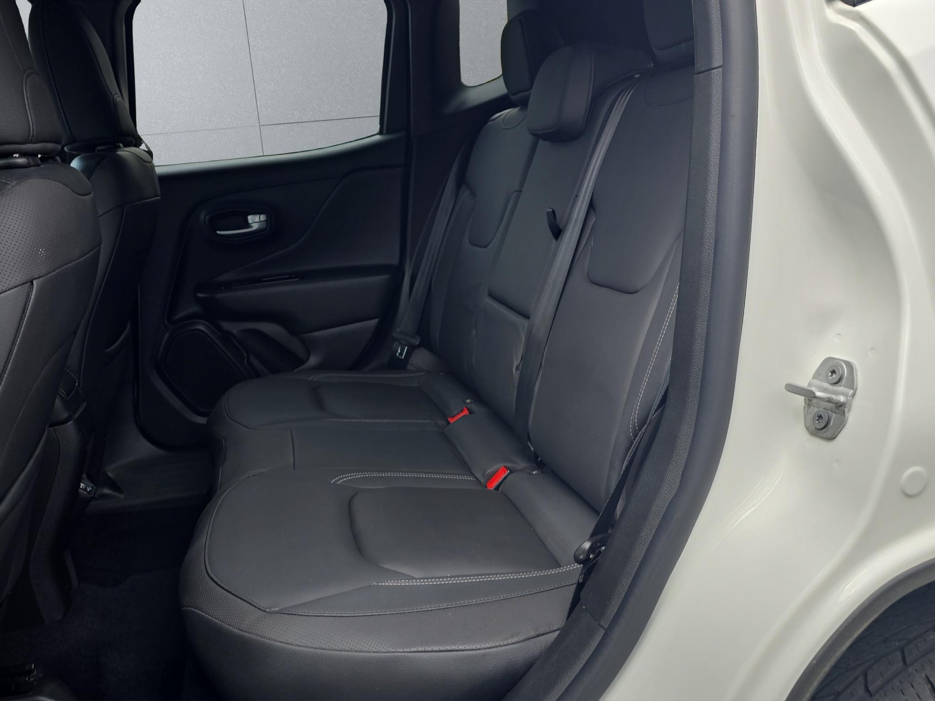 JEEP Renegade 1.3 Turbo S AWD-image-15