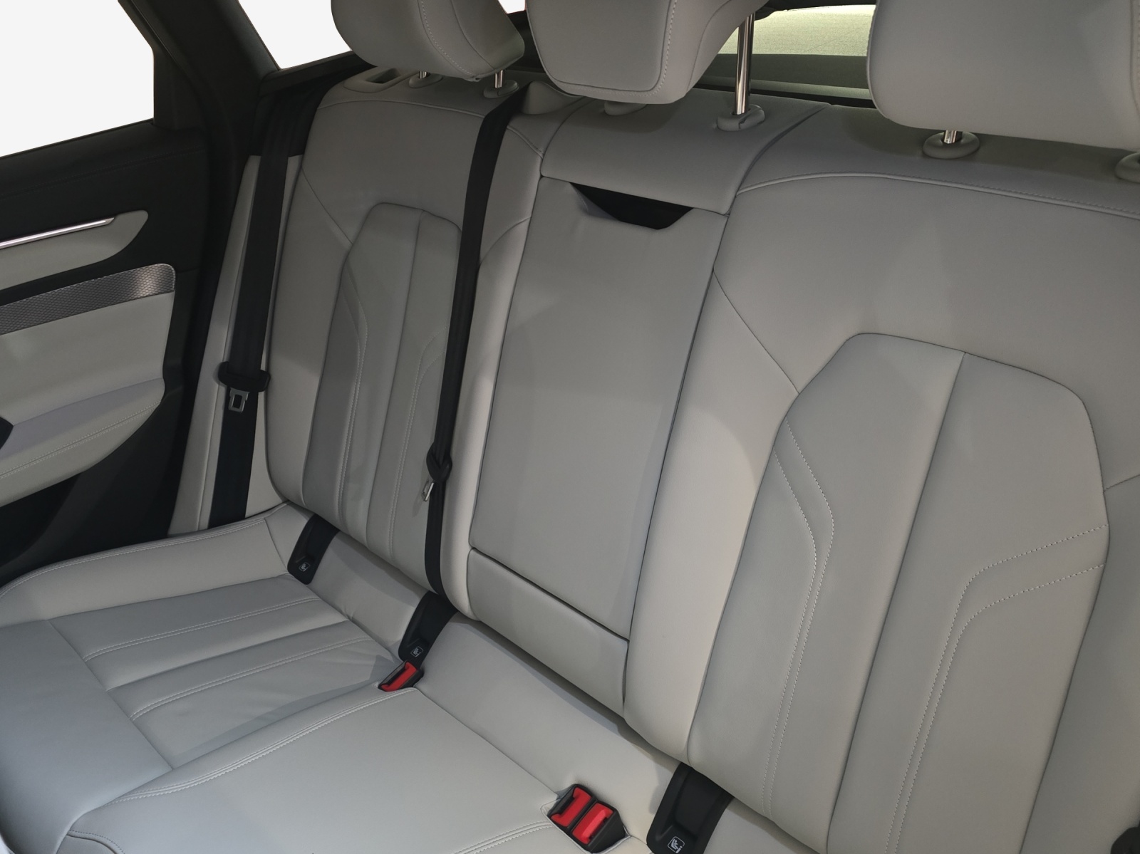 AUDI A6 Avant TDI quattro 150 kW S tronic-image-11