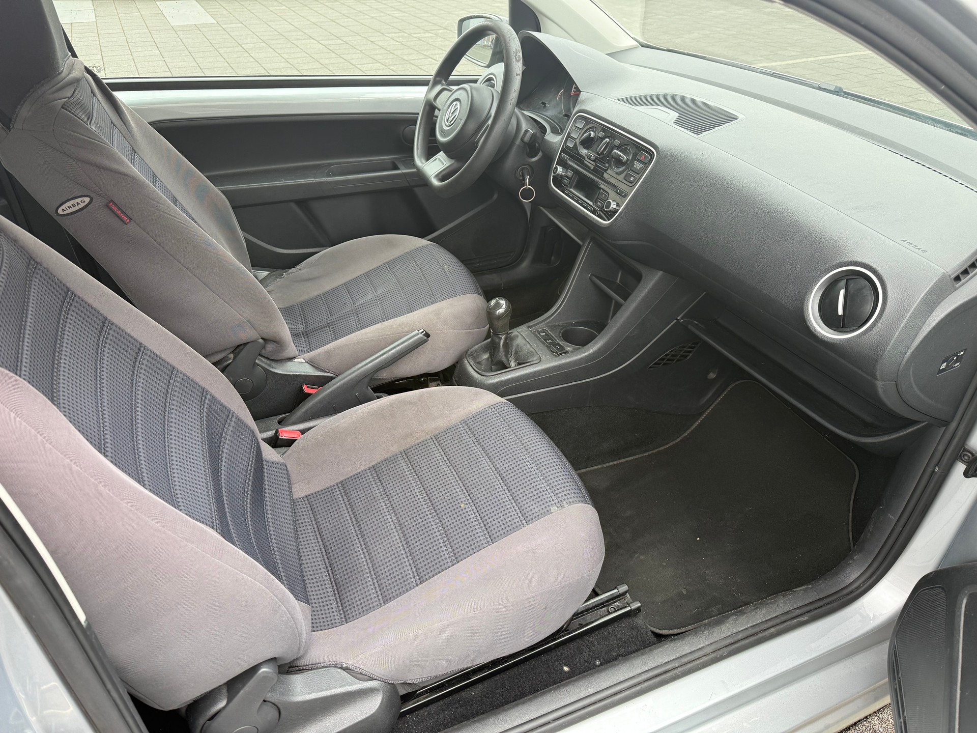 VW Up 1.0 move up-image-7
