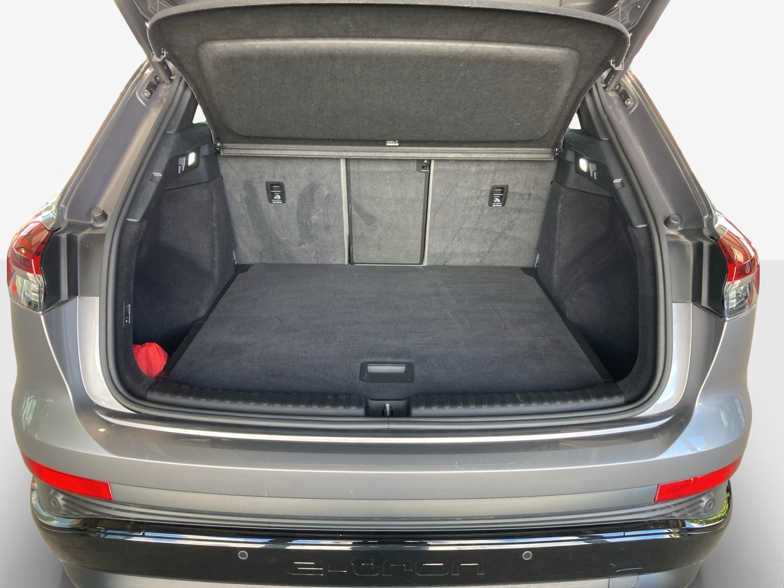 AUDI Q4 e-tron 50 quattro-image-12