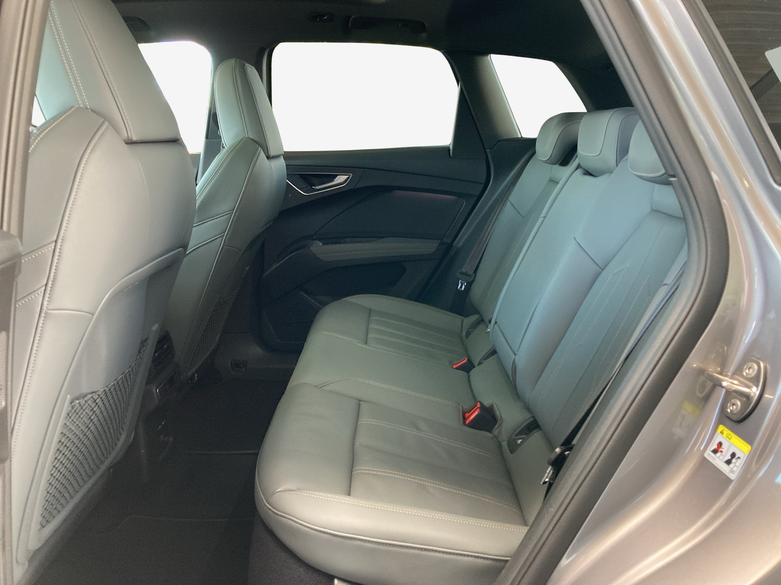 AUDI Q4 e-tron 50 quattro-image-11