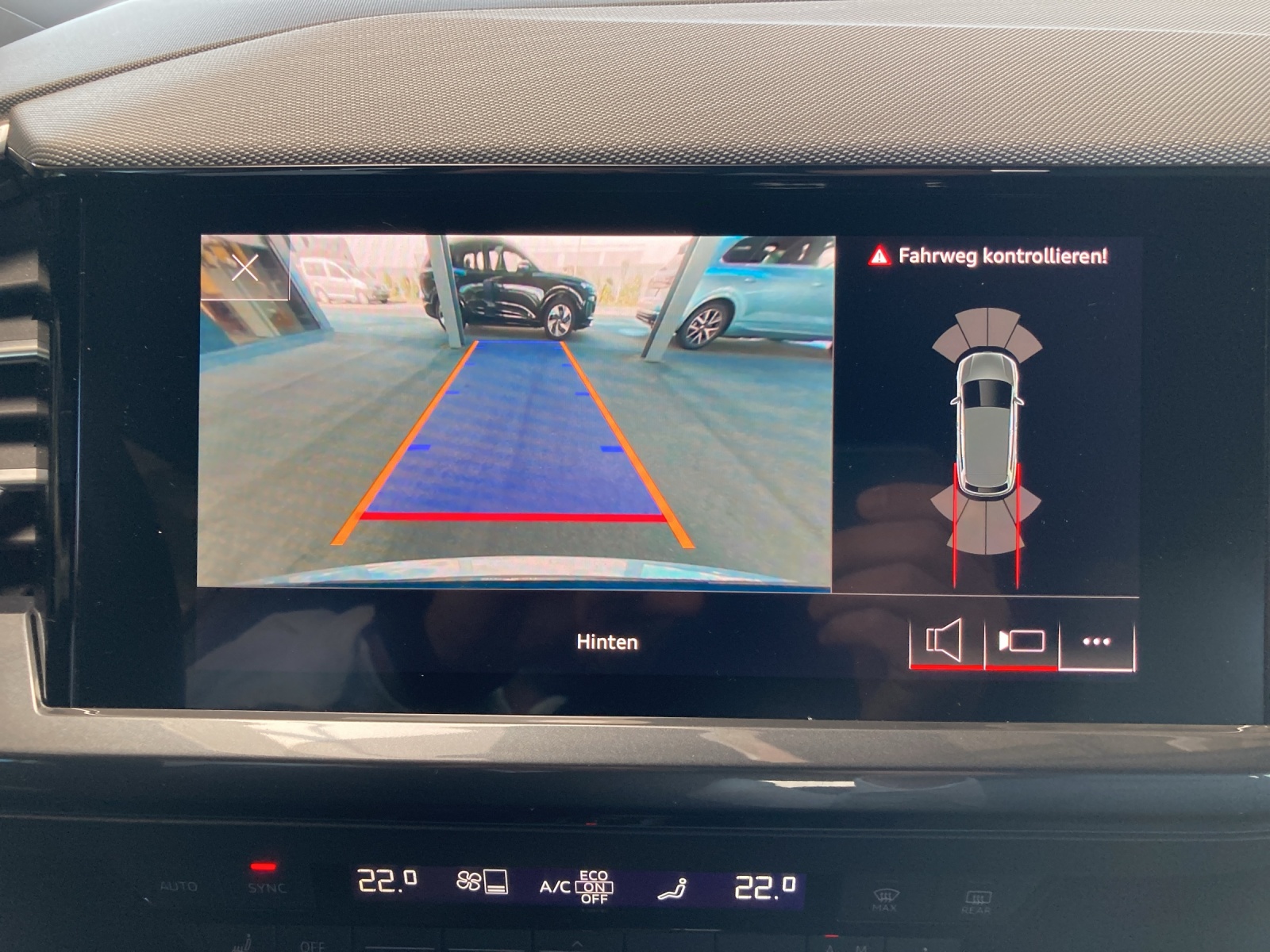 AUDI Q4 e-tron 50 quattro-image-14