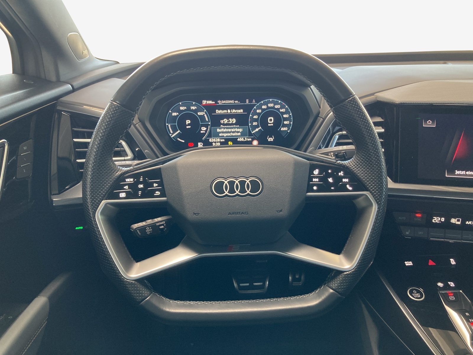 AUDI Q4 e-tron 50 quattro-image-9