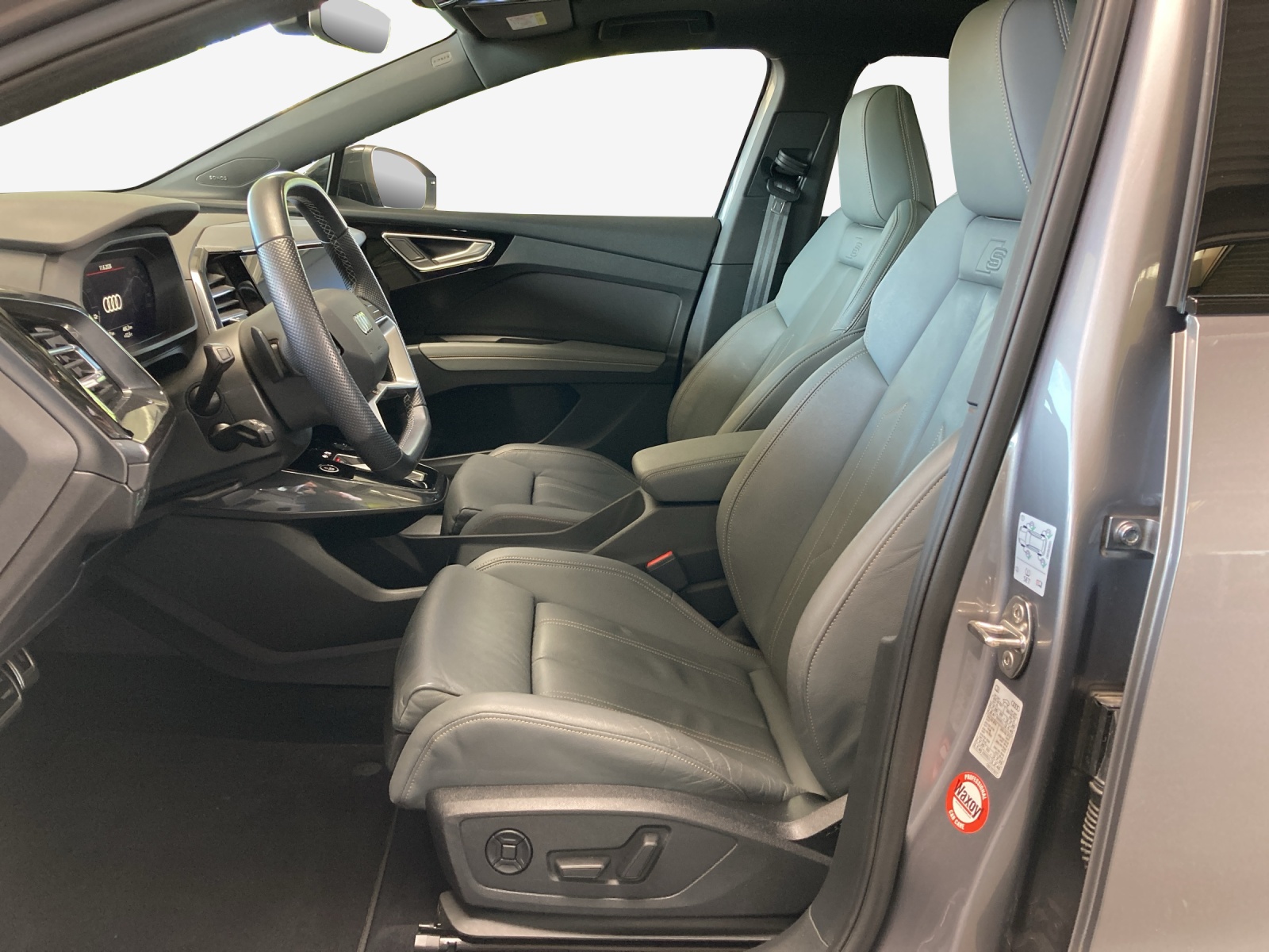 AUDI Q4 e-tron 50 quattro-image-7